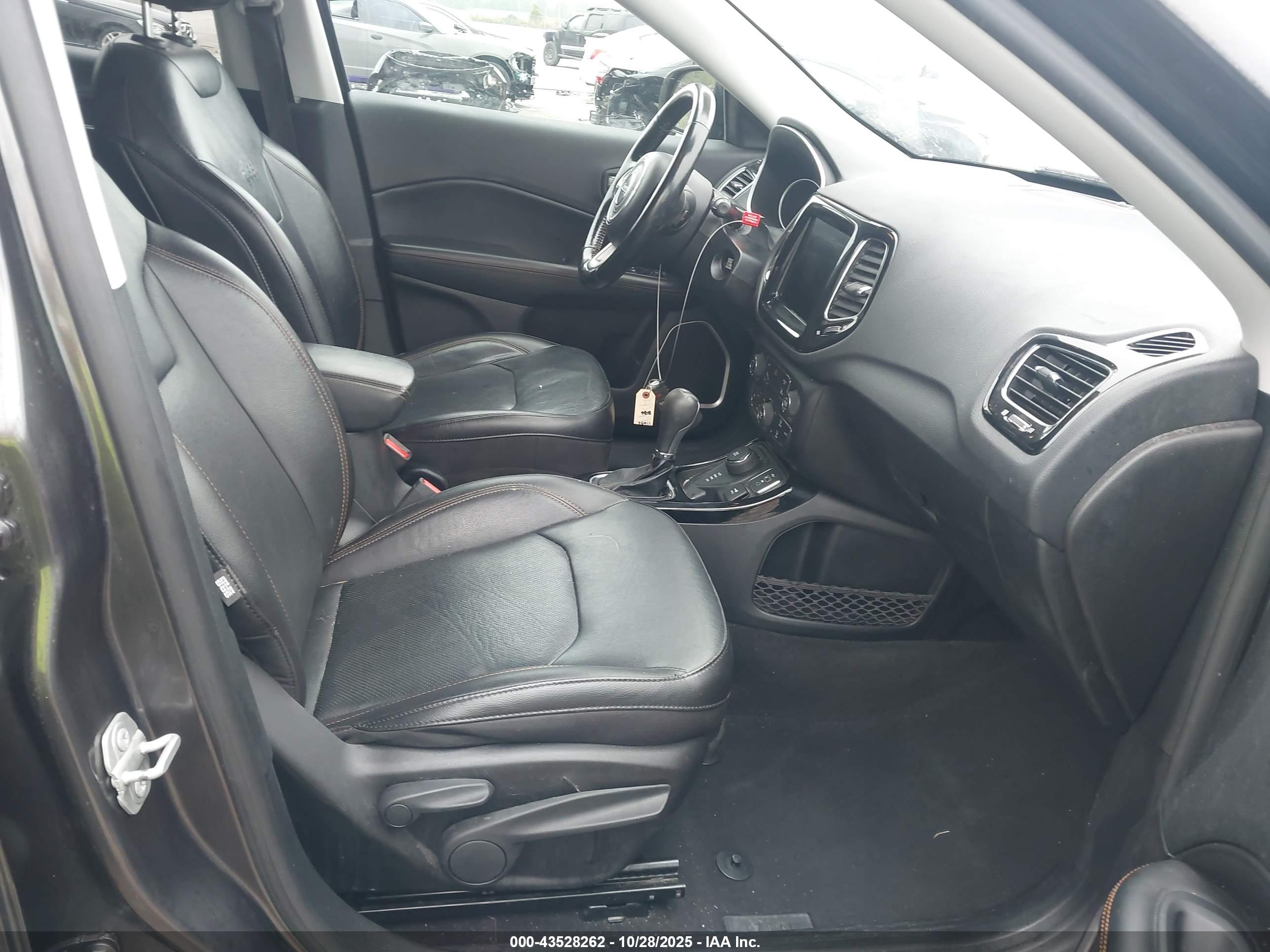 JEEP COMPASS image 5