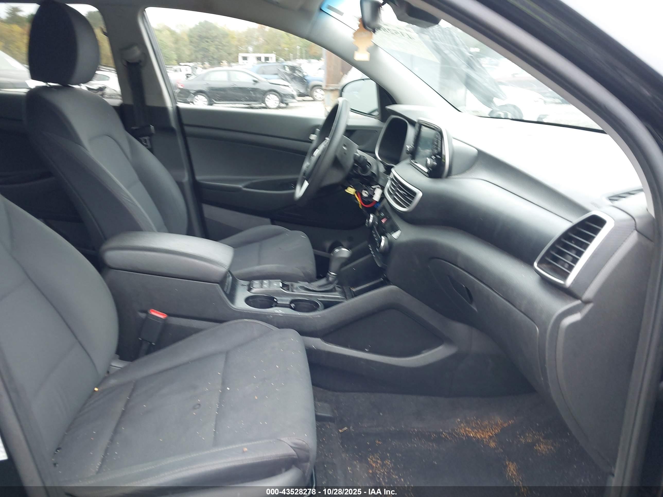 HYUNDAI TUCSON image 5