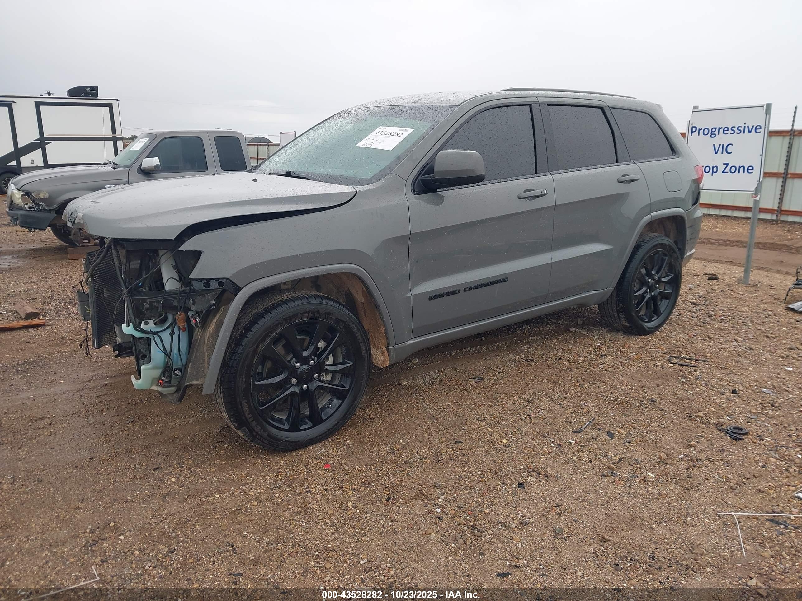 JEEP GRAND image 2