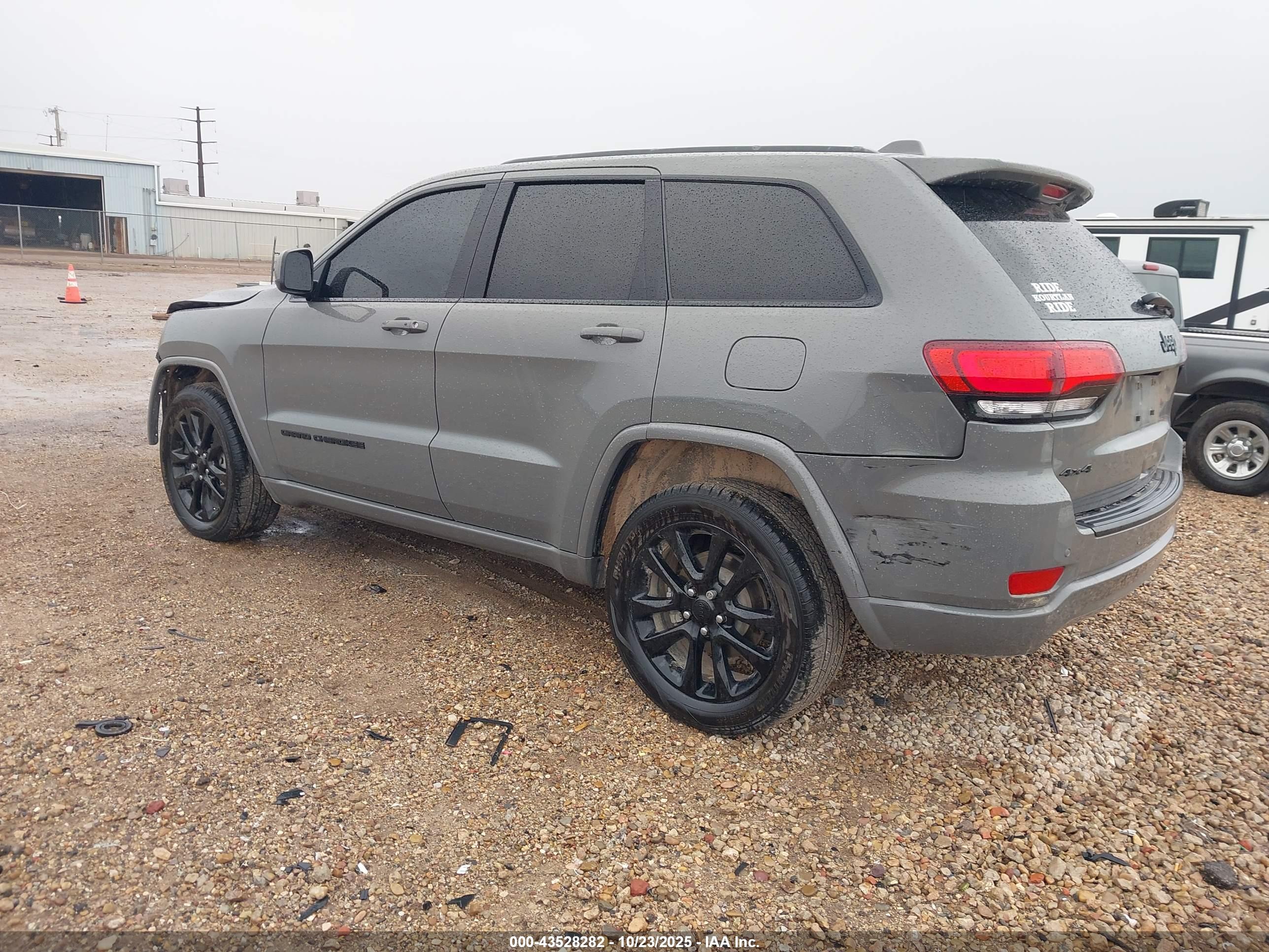 JEEP GRAND image 3