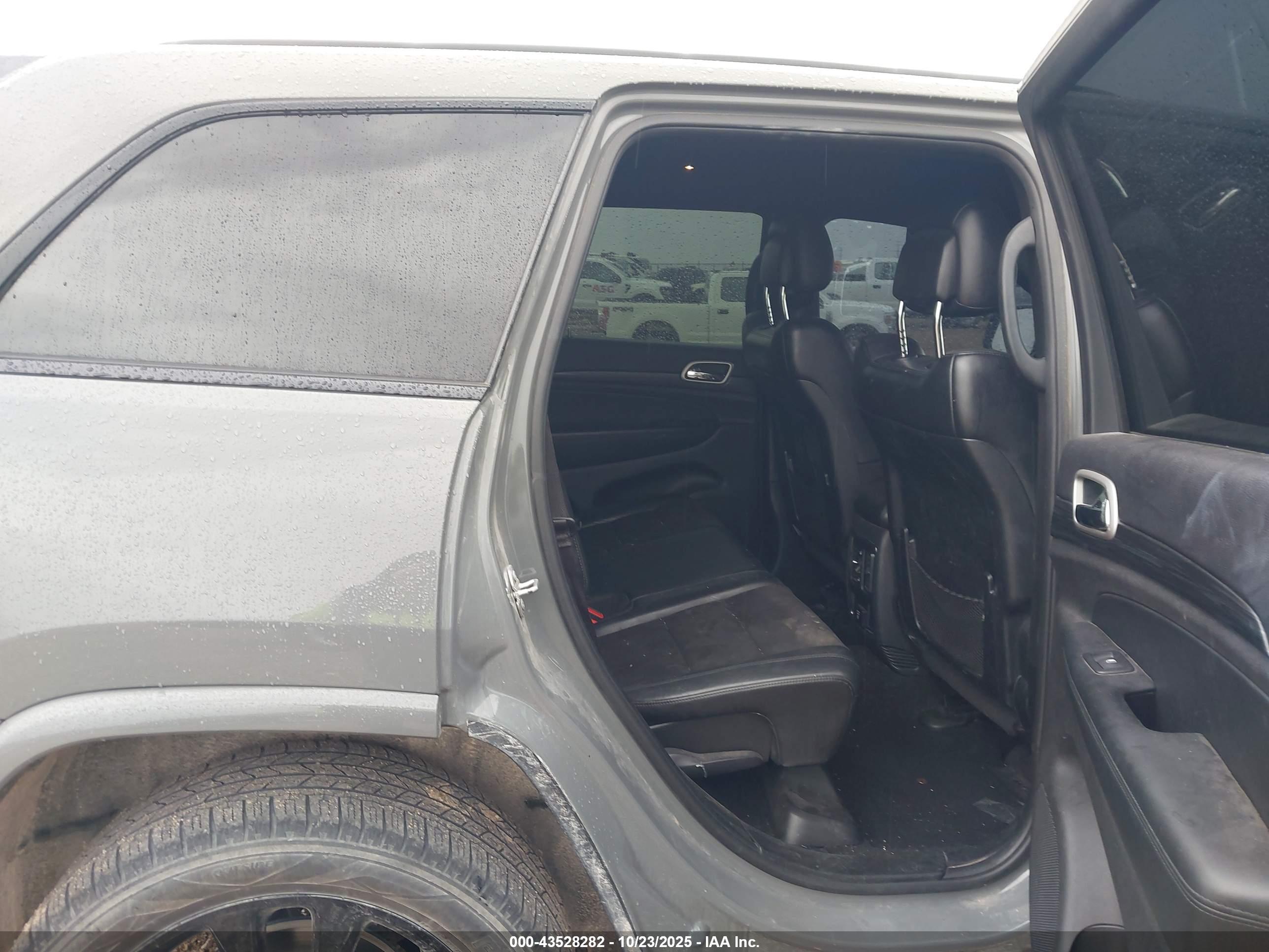 JEEP GRAND image 8