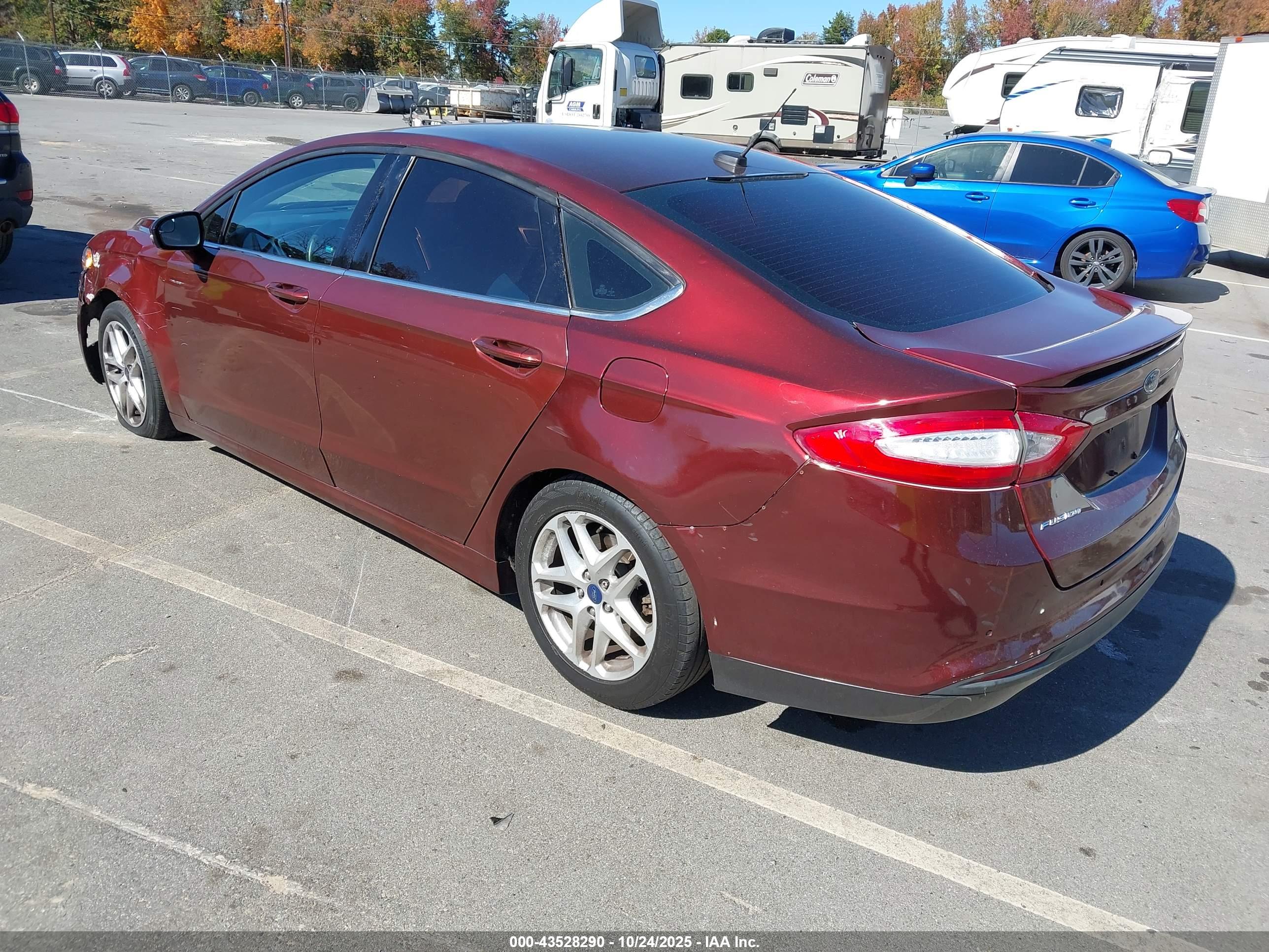 FORD FUSION image 3