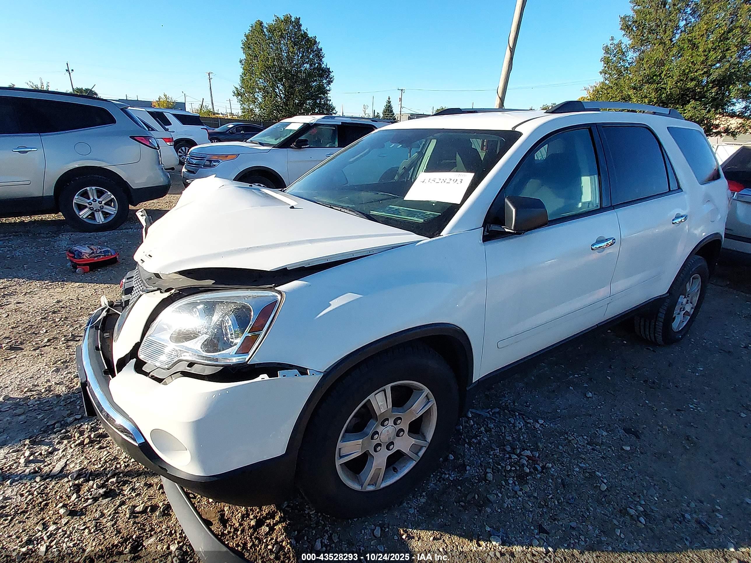 GMC ACADIA image 2