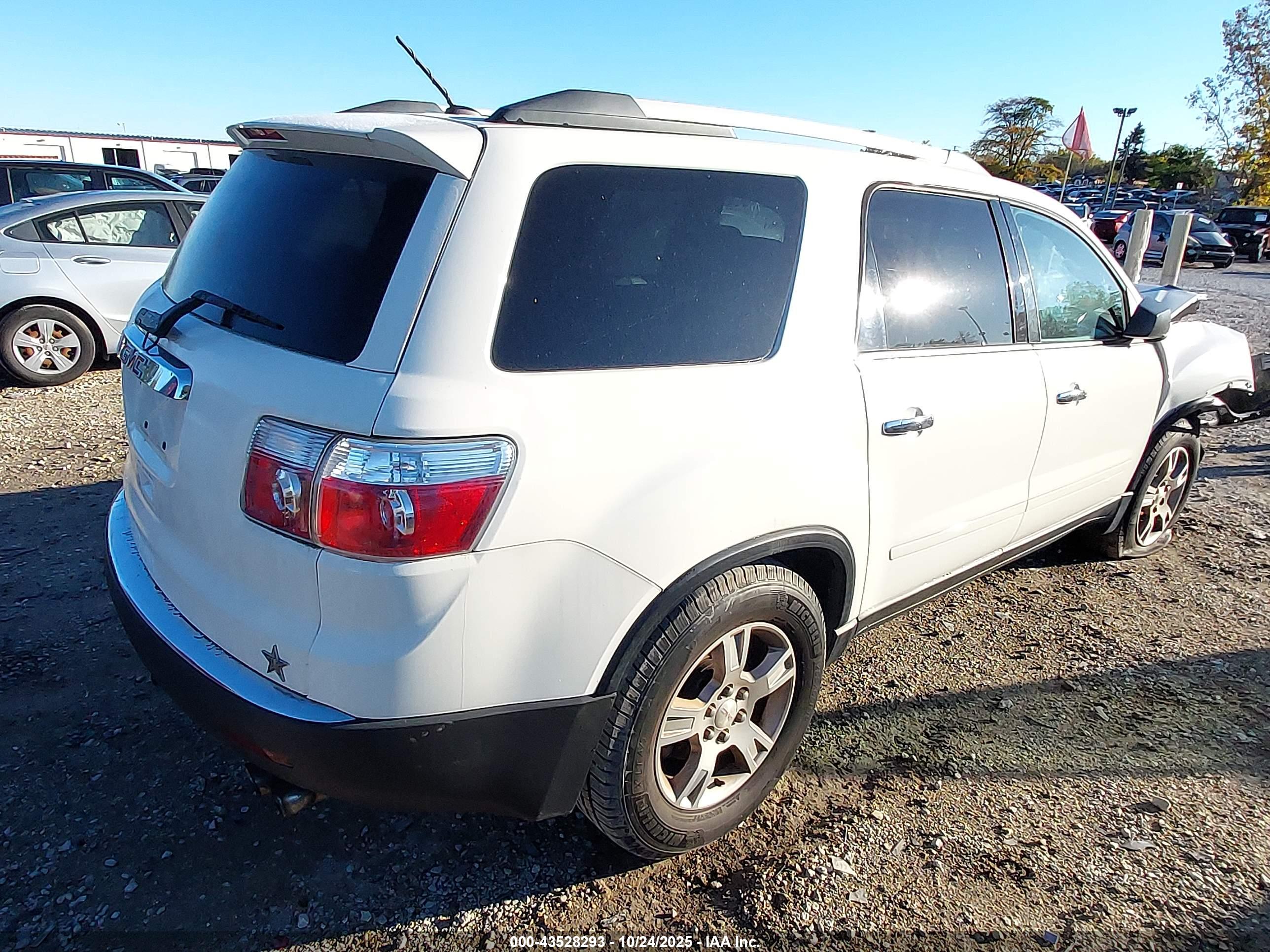 GMC ACADIA image 4