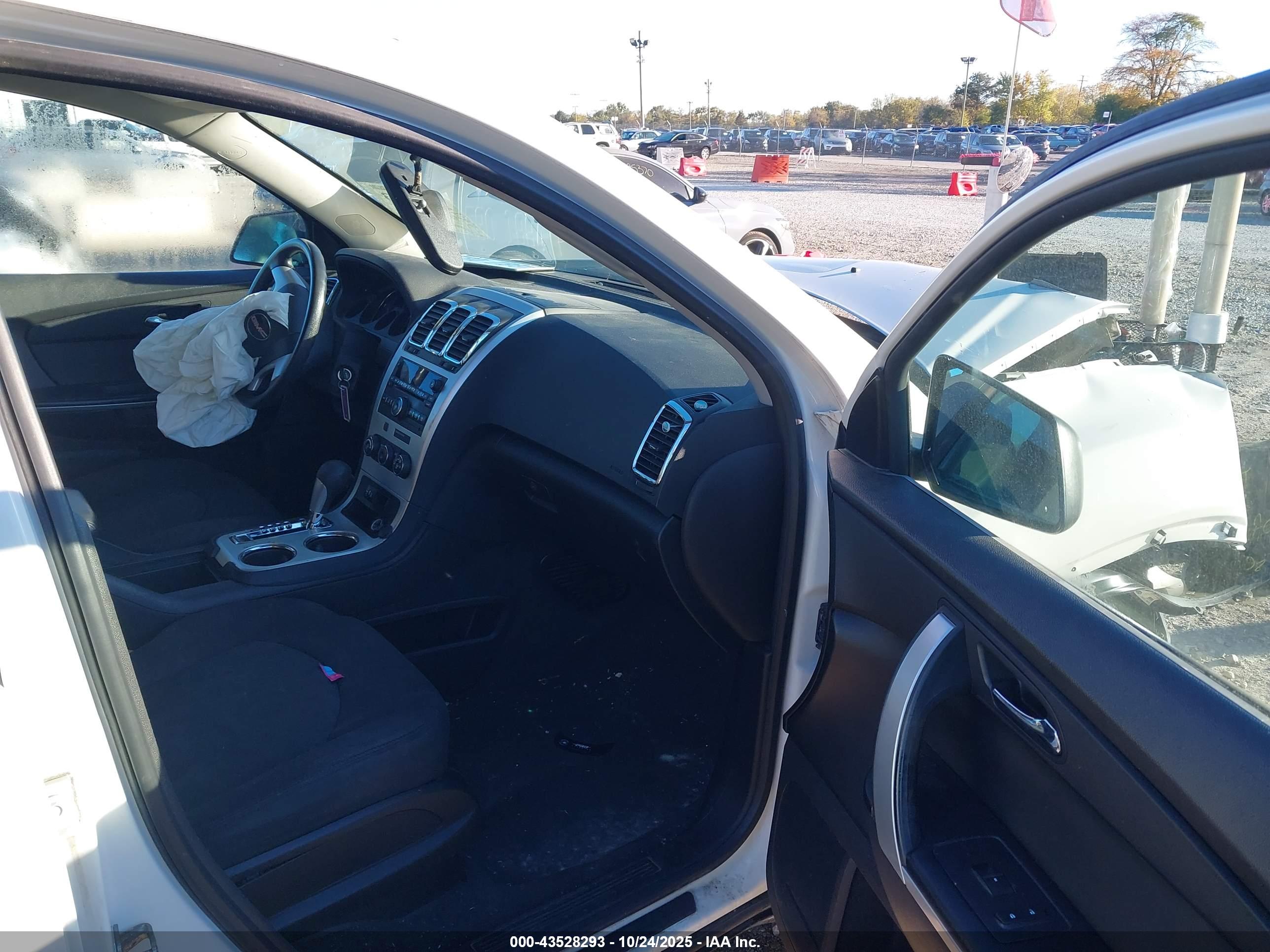 GMC ACADIA image 5