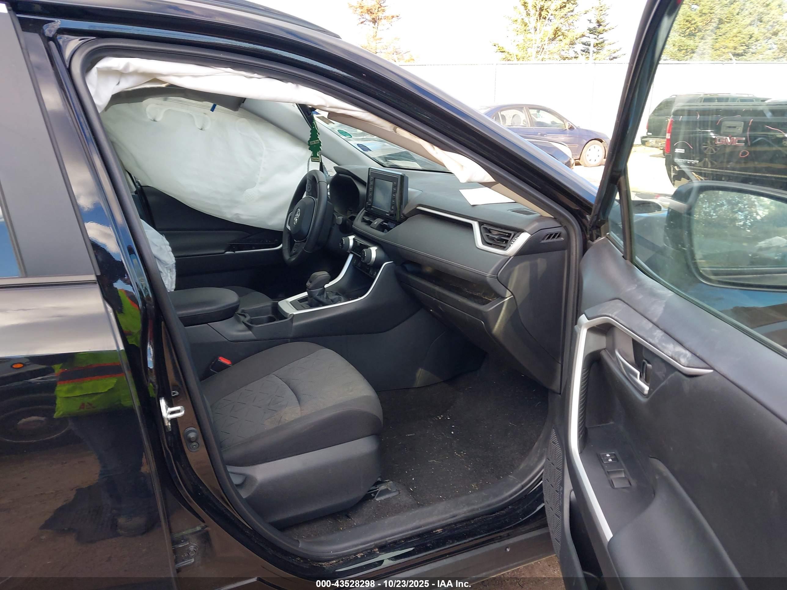 TOYOTA RAV4 image 5