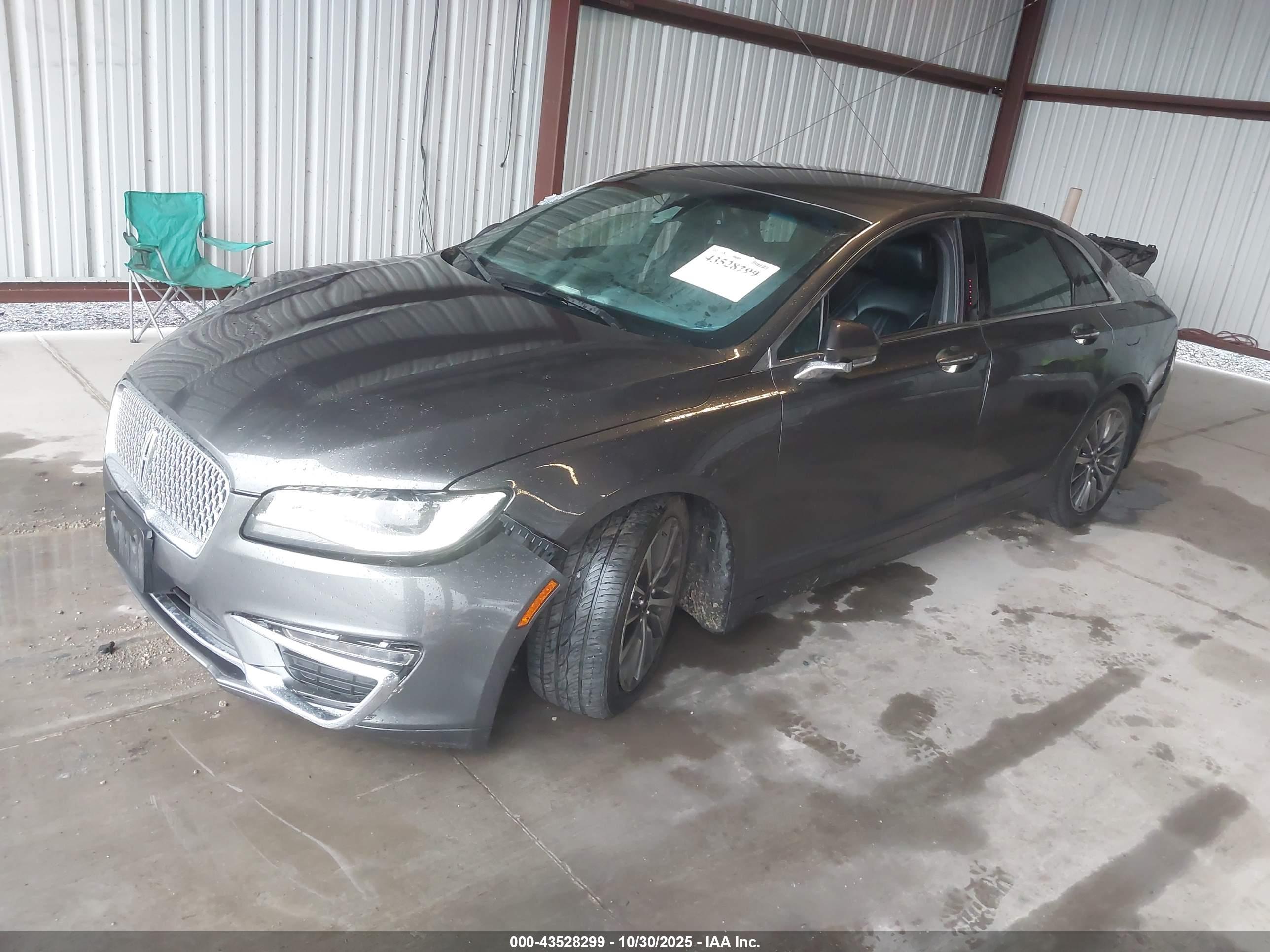 LINCOLN MKZ image 2