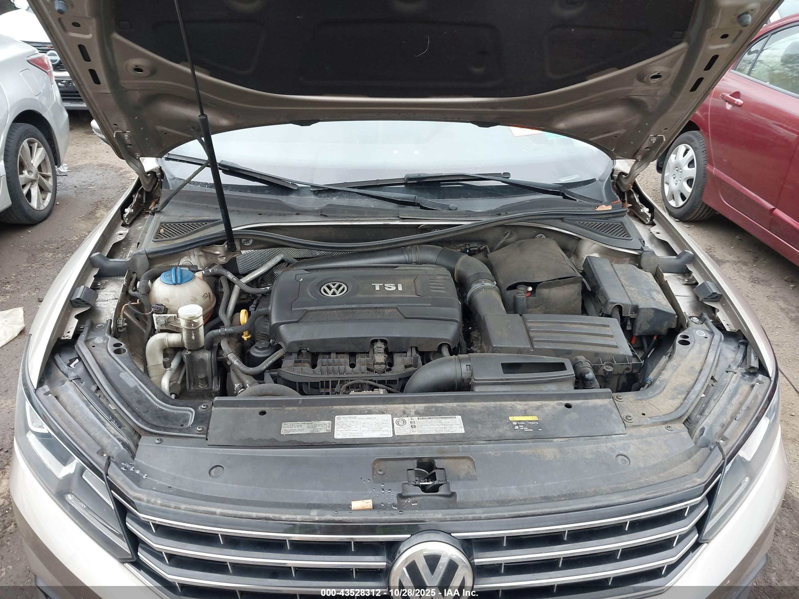 VOLKSWAGEN PASSAT image 10