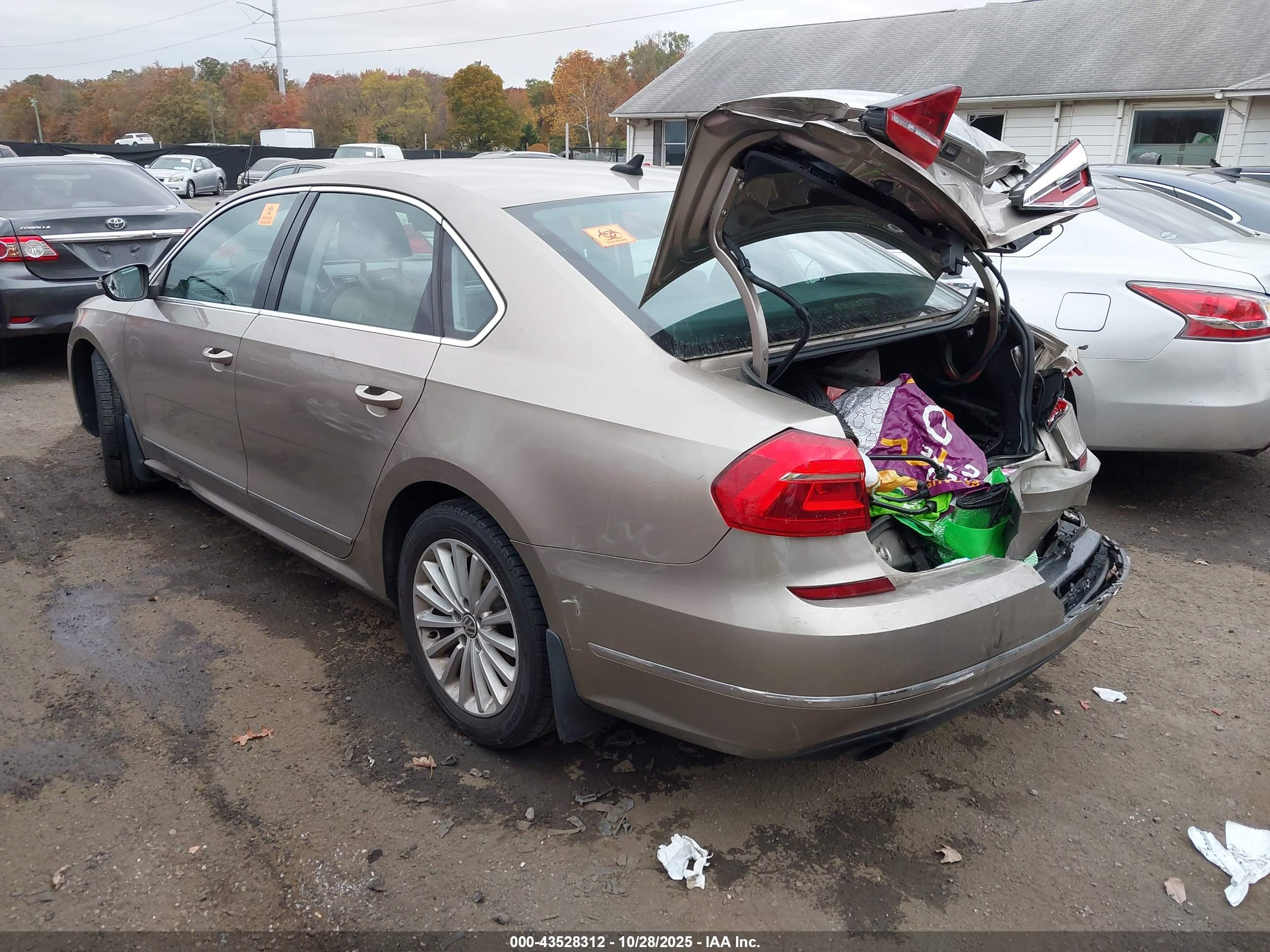 VOLKSWAGEN PASSAT image 3
