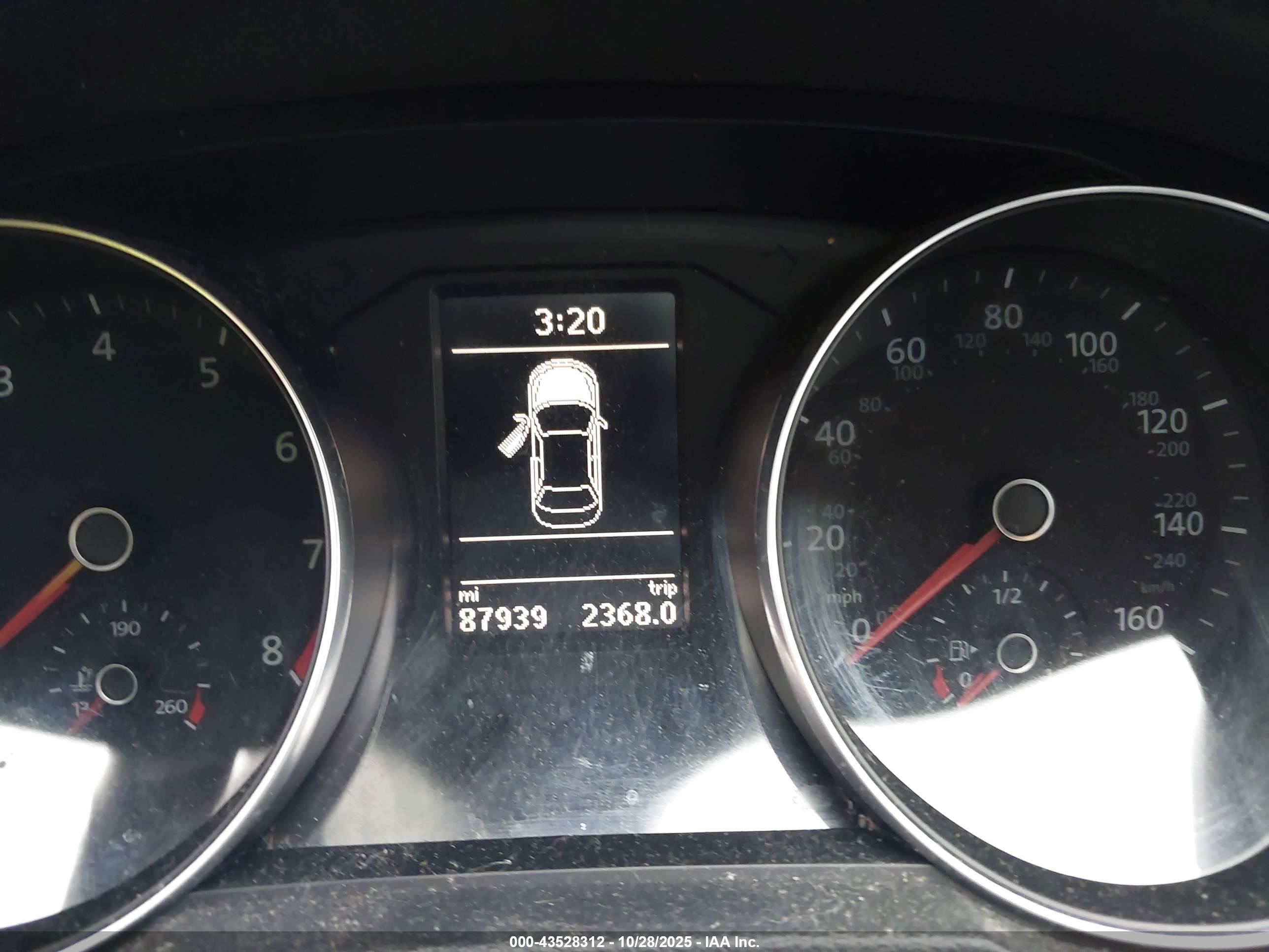 VOLKSWAGEN PASSAT image 7