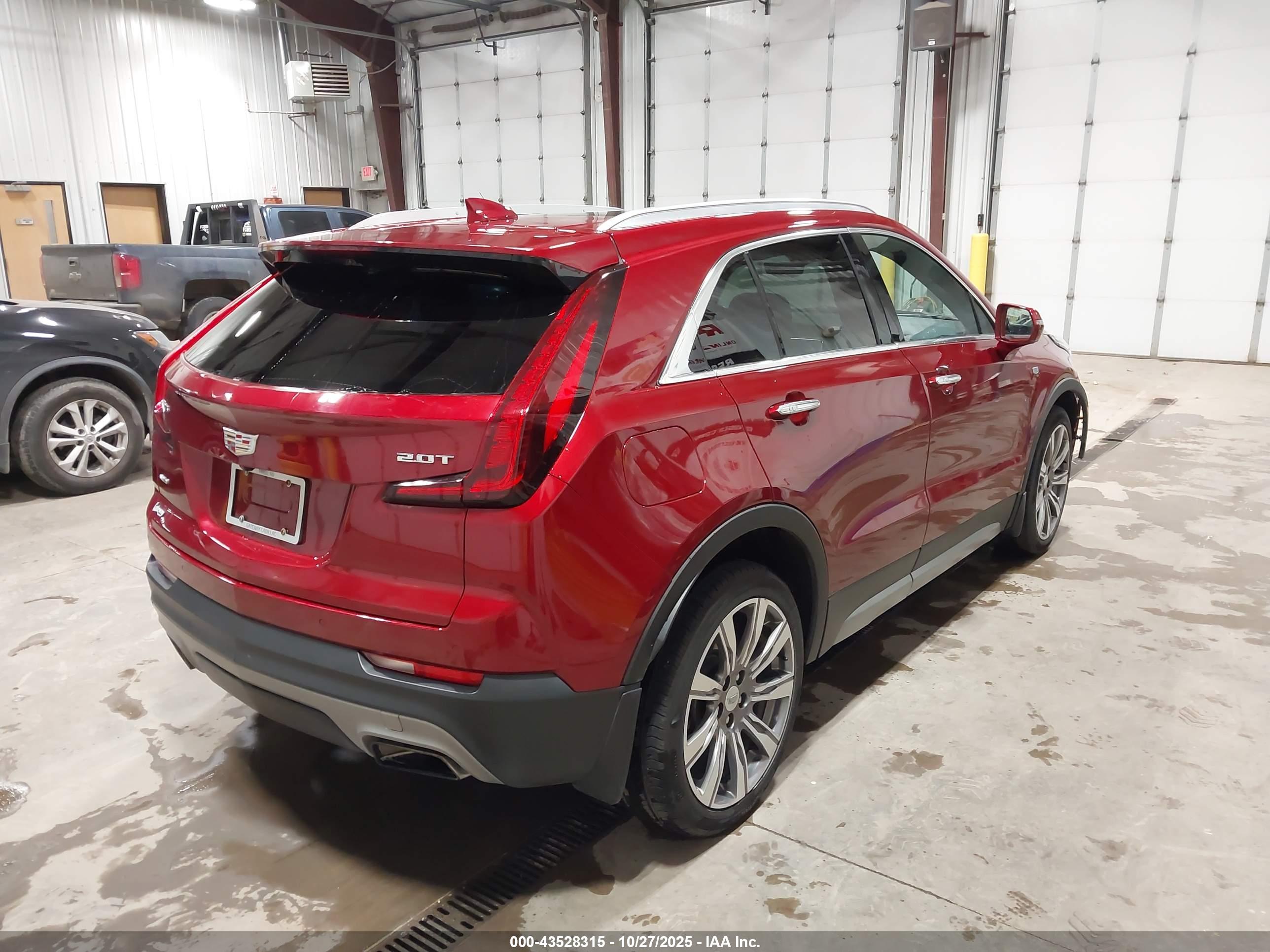 CADILLAC XT4 image 4