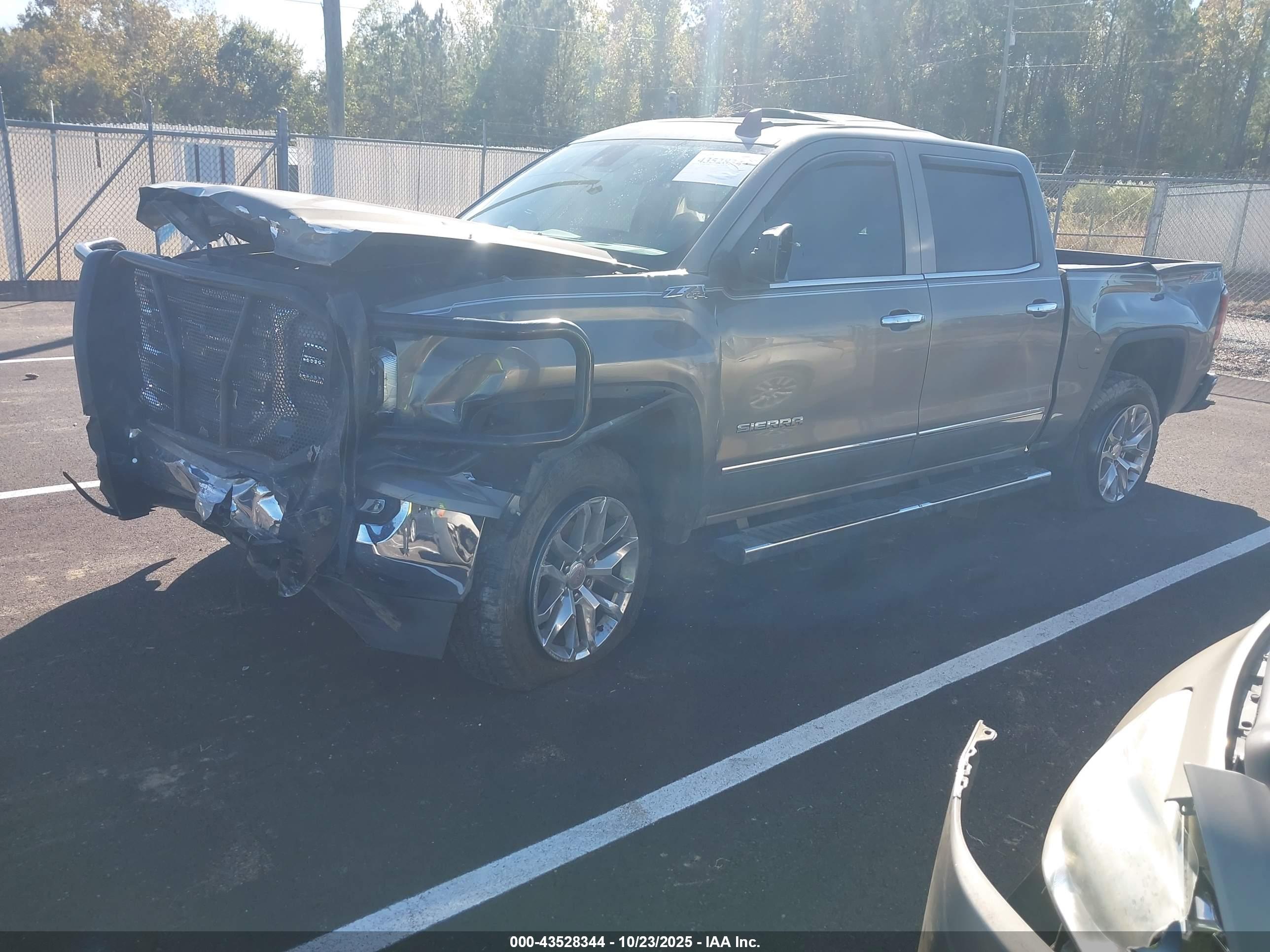 GMC SIERRA image 2
