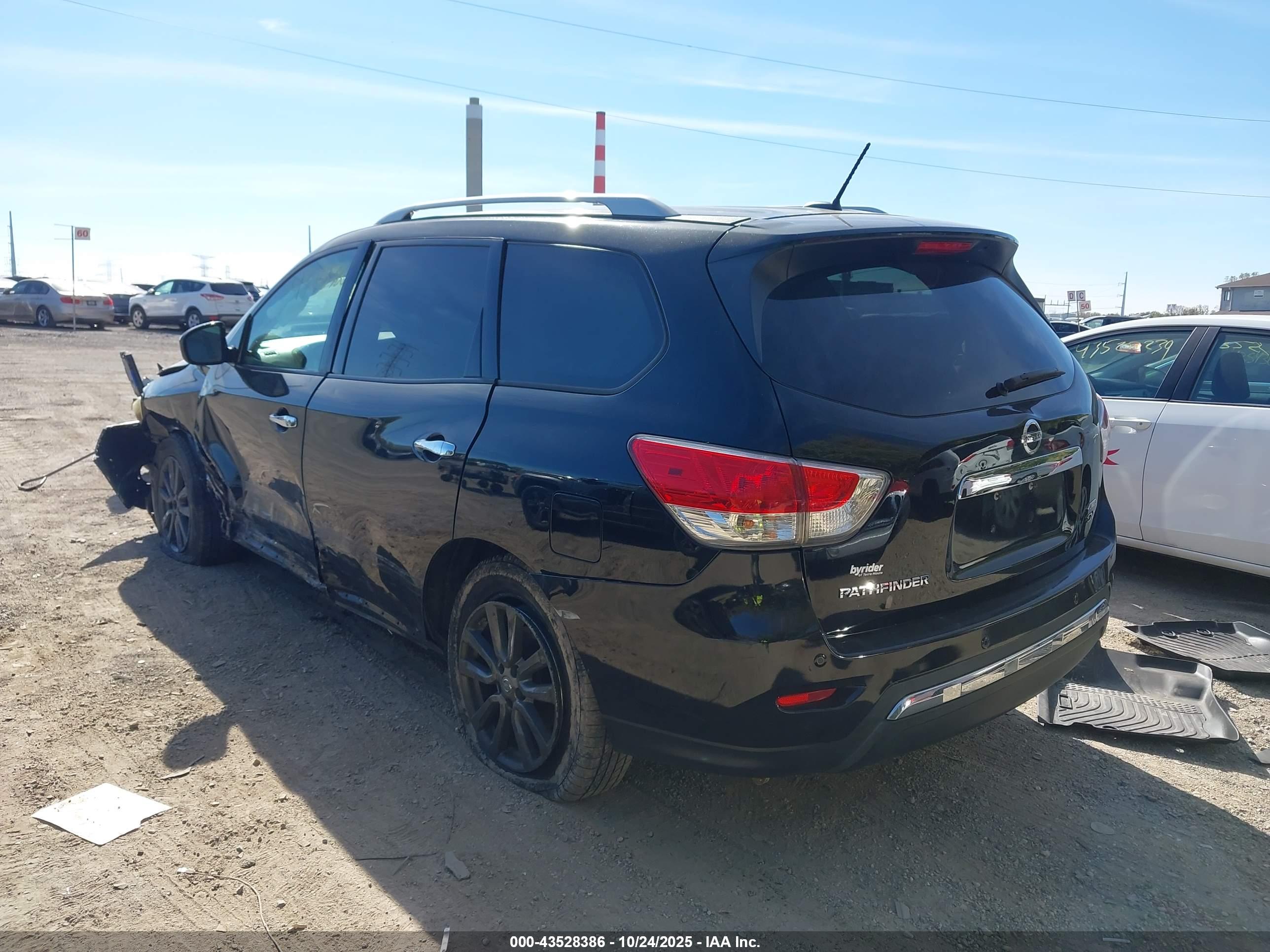 NISSAN PATHFINDER image 3
