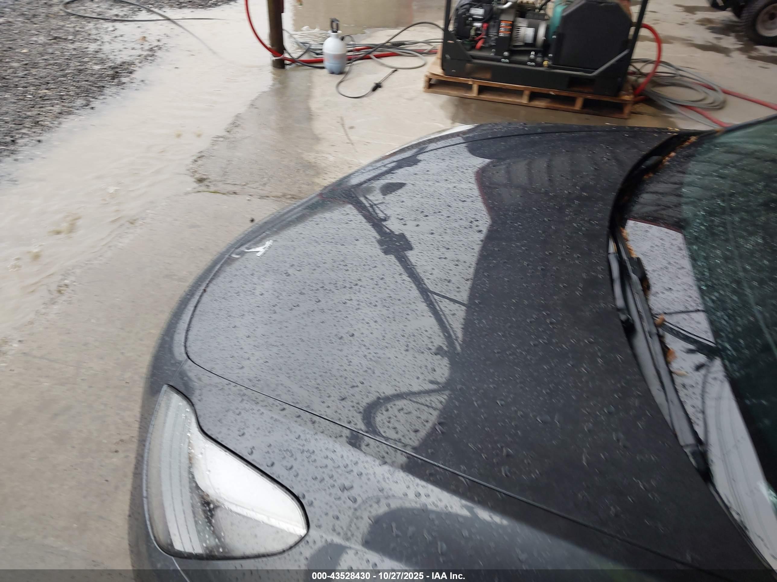 TESLA MODEL image 10