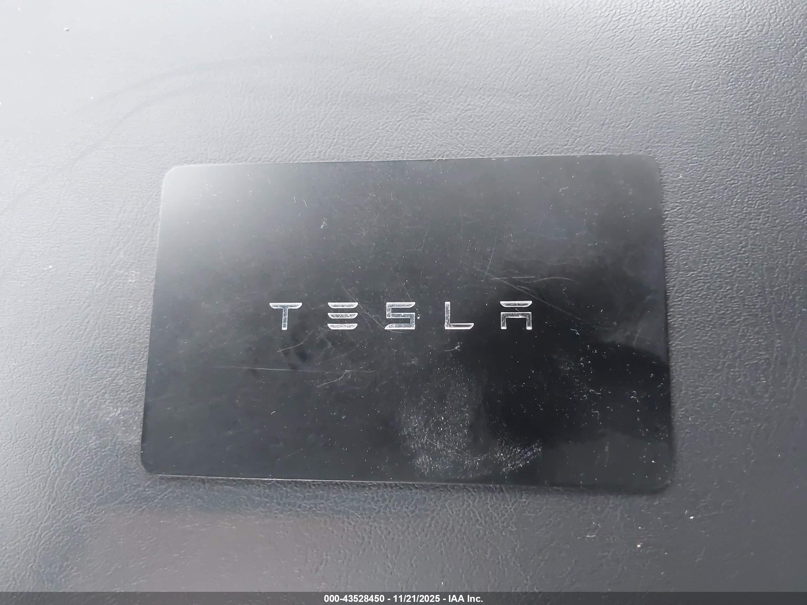 TESLA MODEL image 11