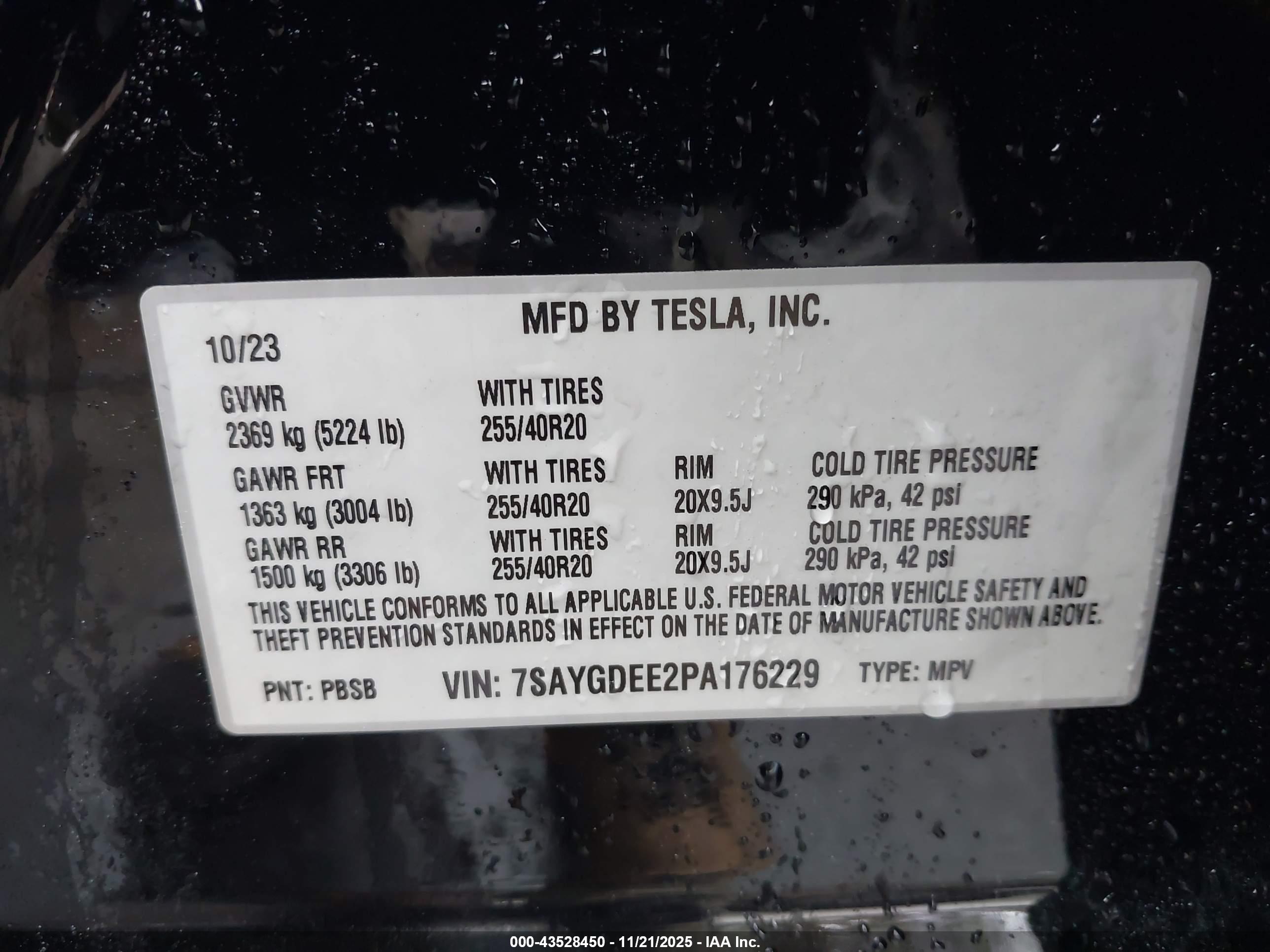 TESLA MODEL image 9