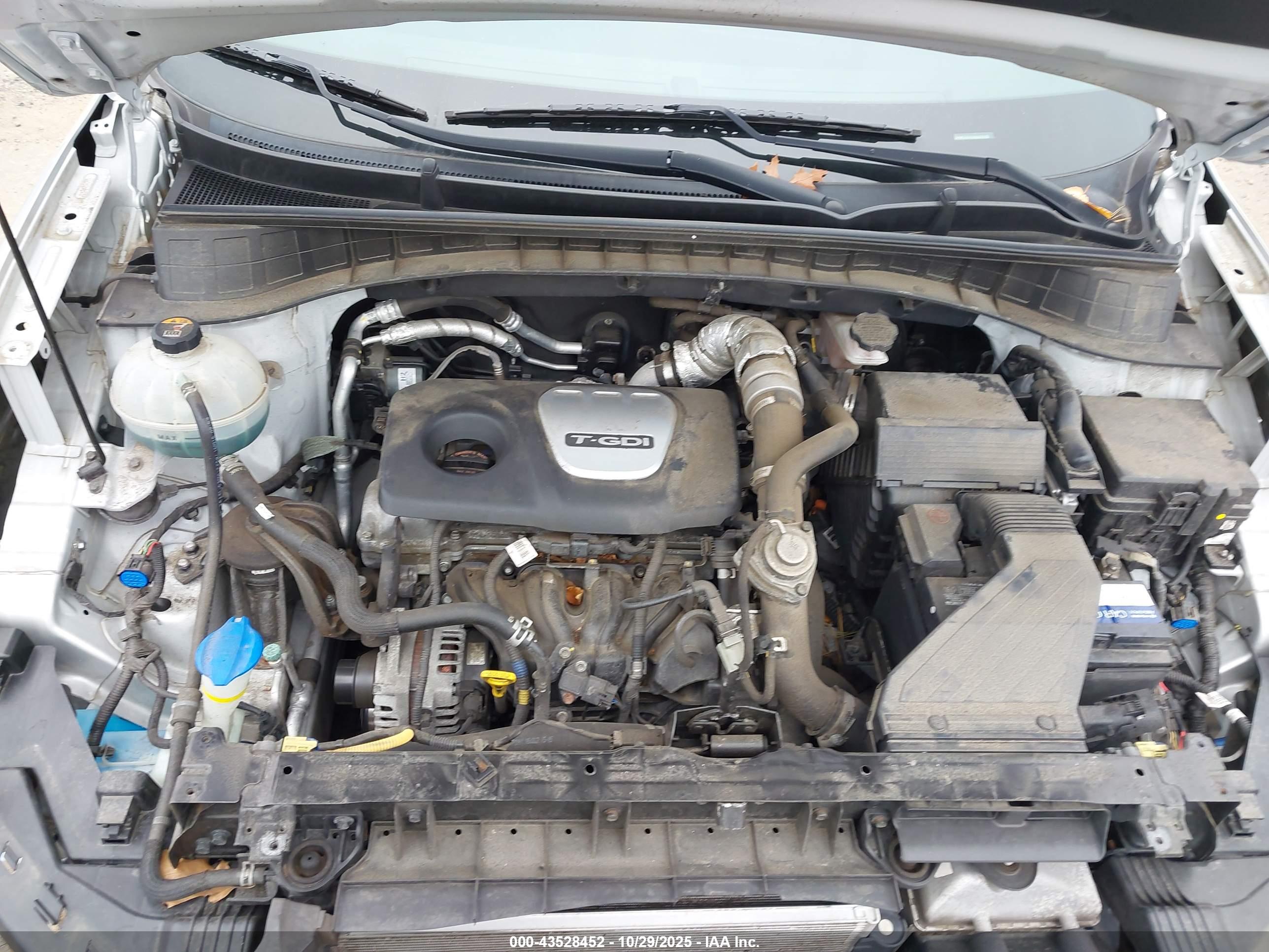 HYUNDAI TUCSON image 10