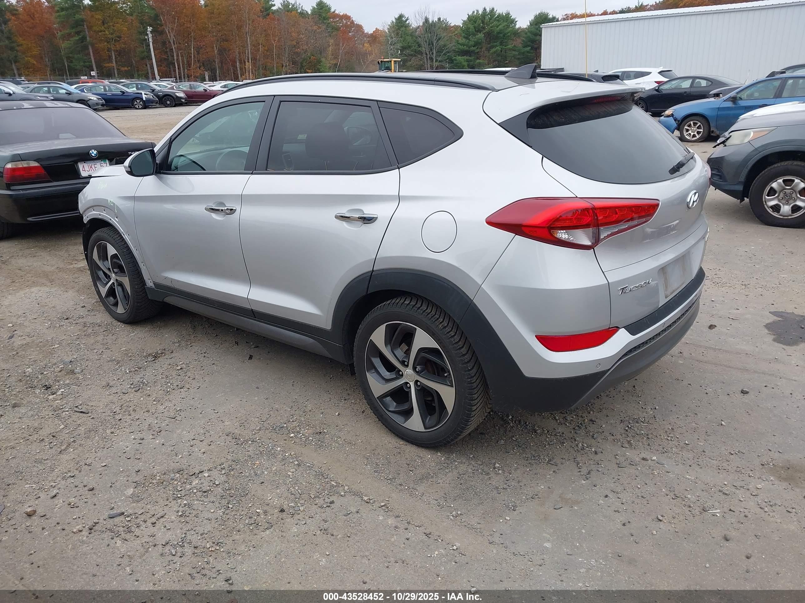 HYUNDAI TUCSON image 3