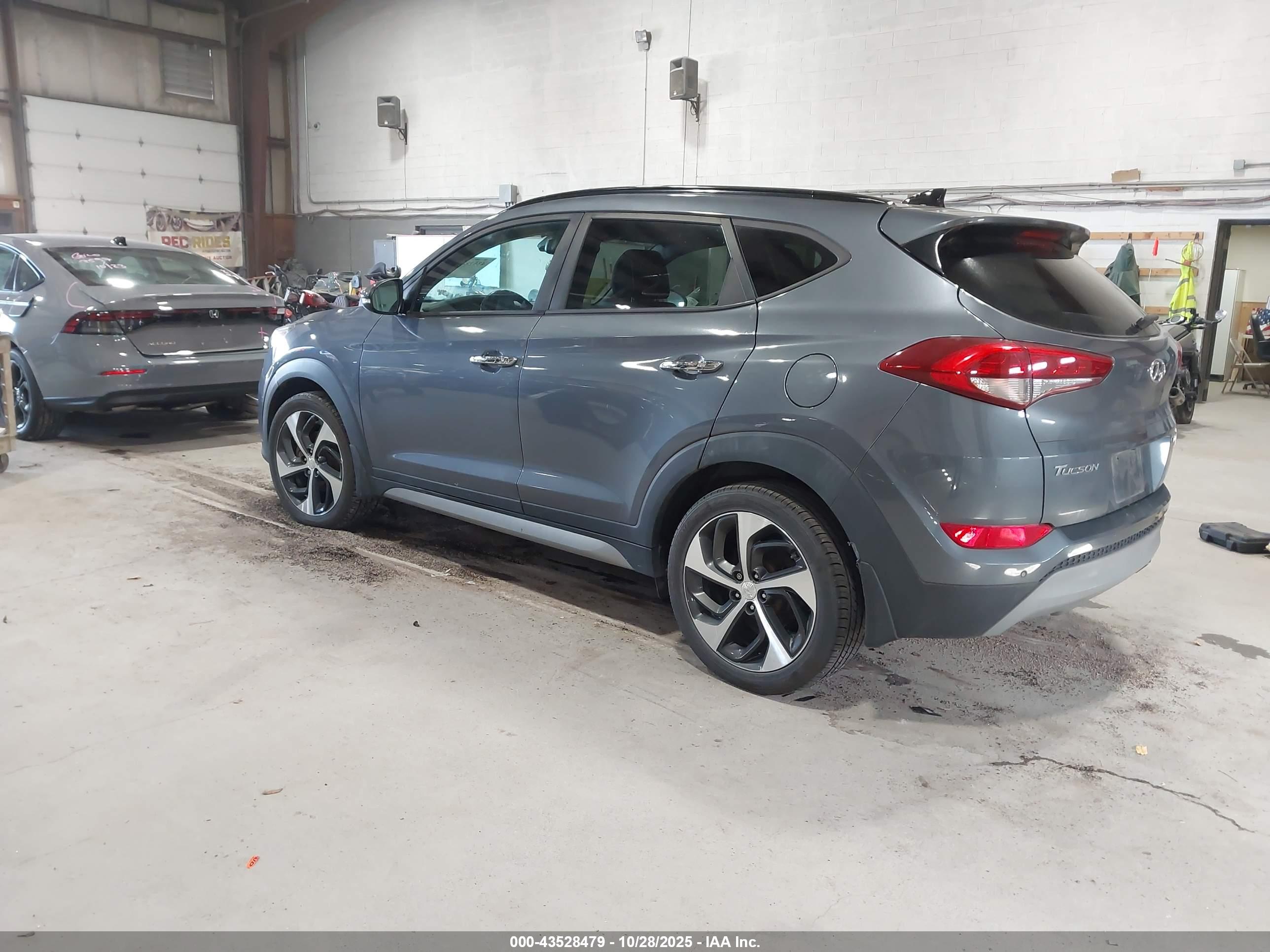 HYUNDAI TUCSON image 3