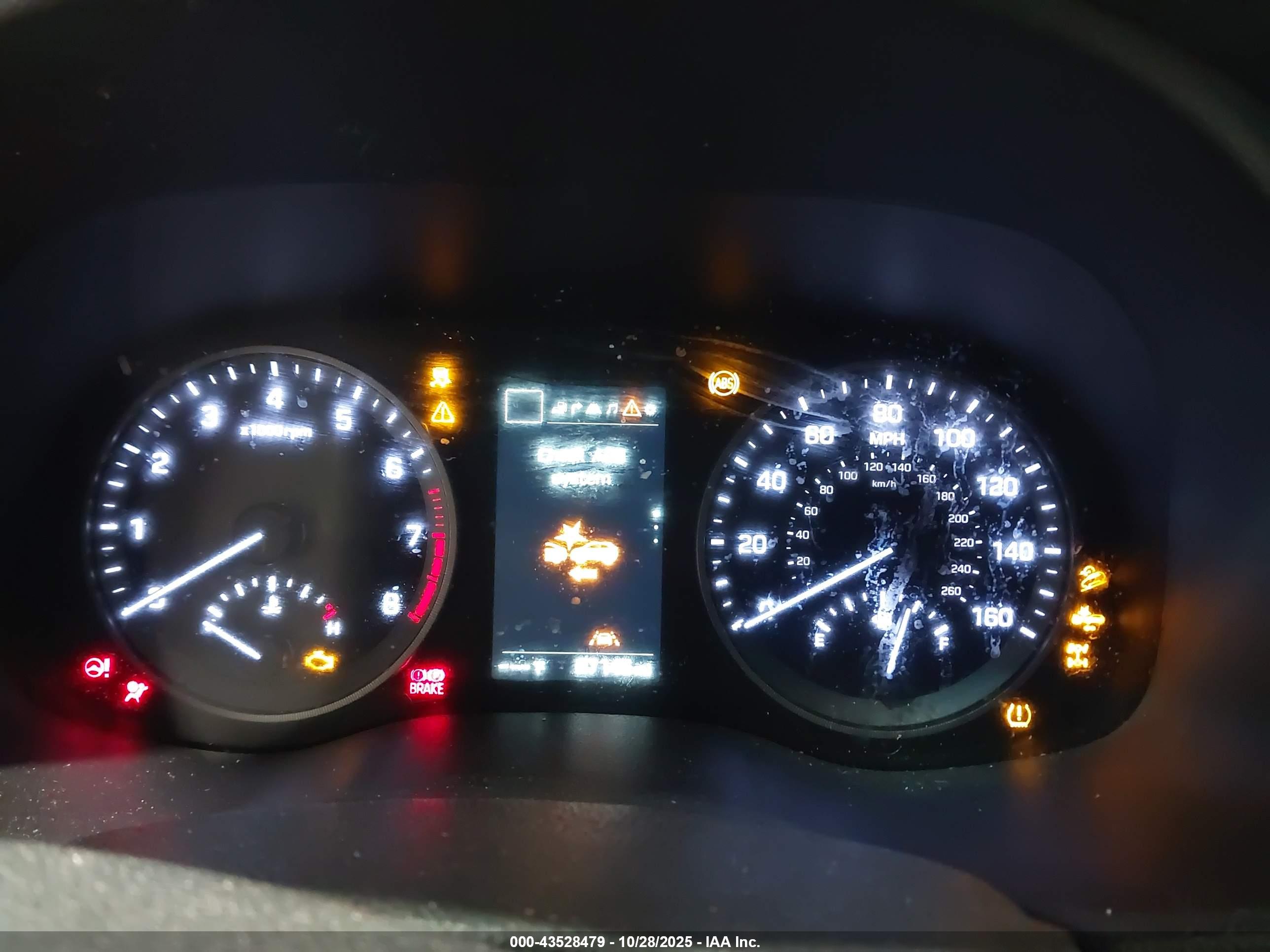 HYUNDAI TUCSON image 7