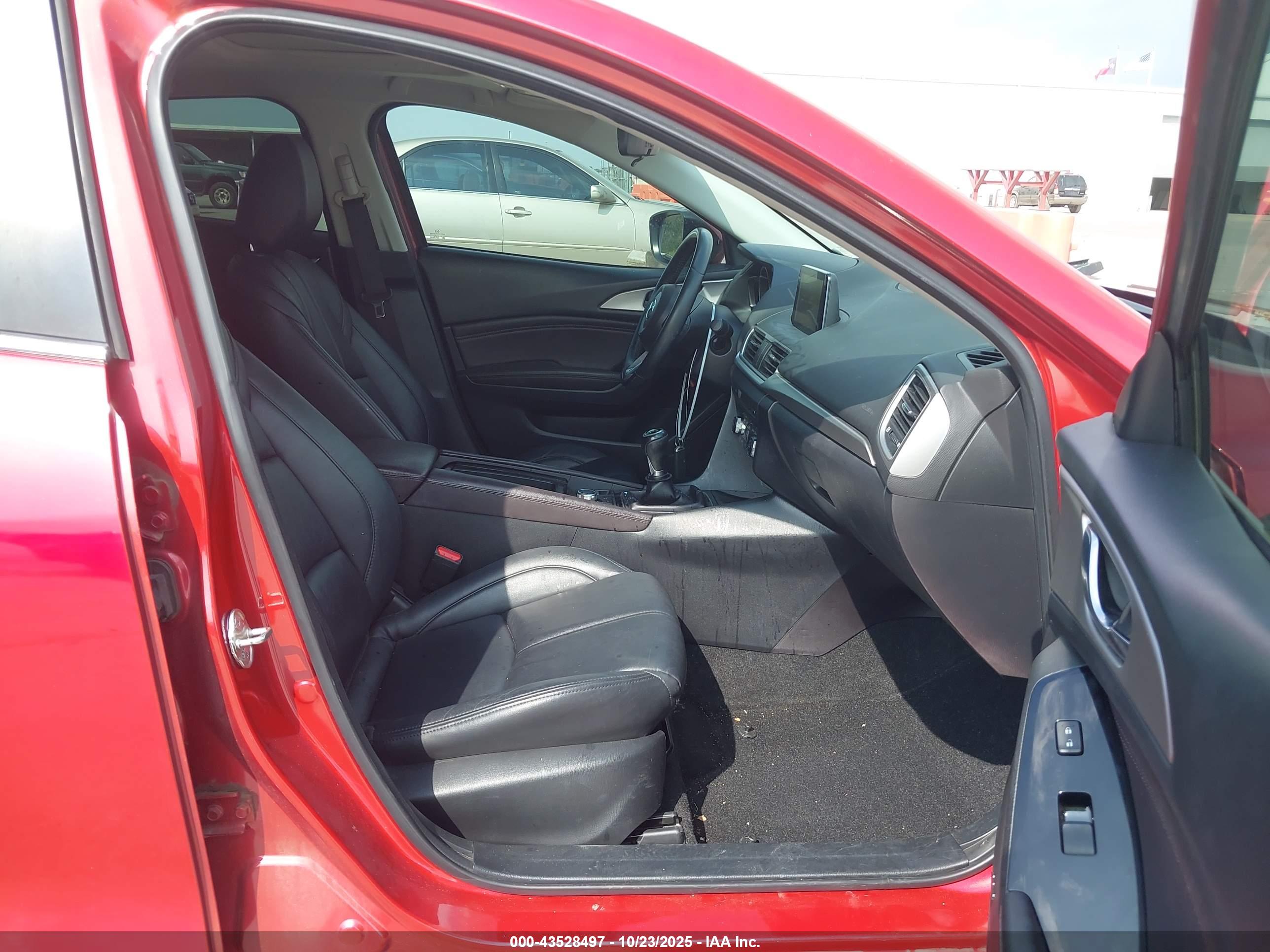 MAZDA MAZDA3 image 5
