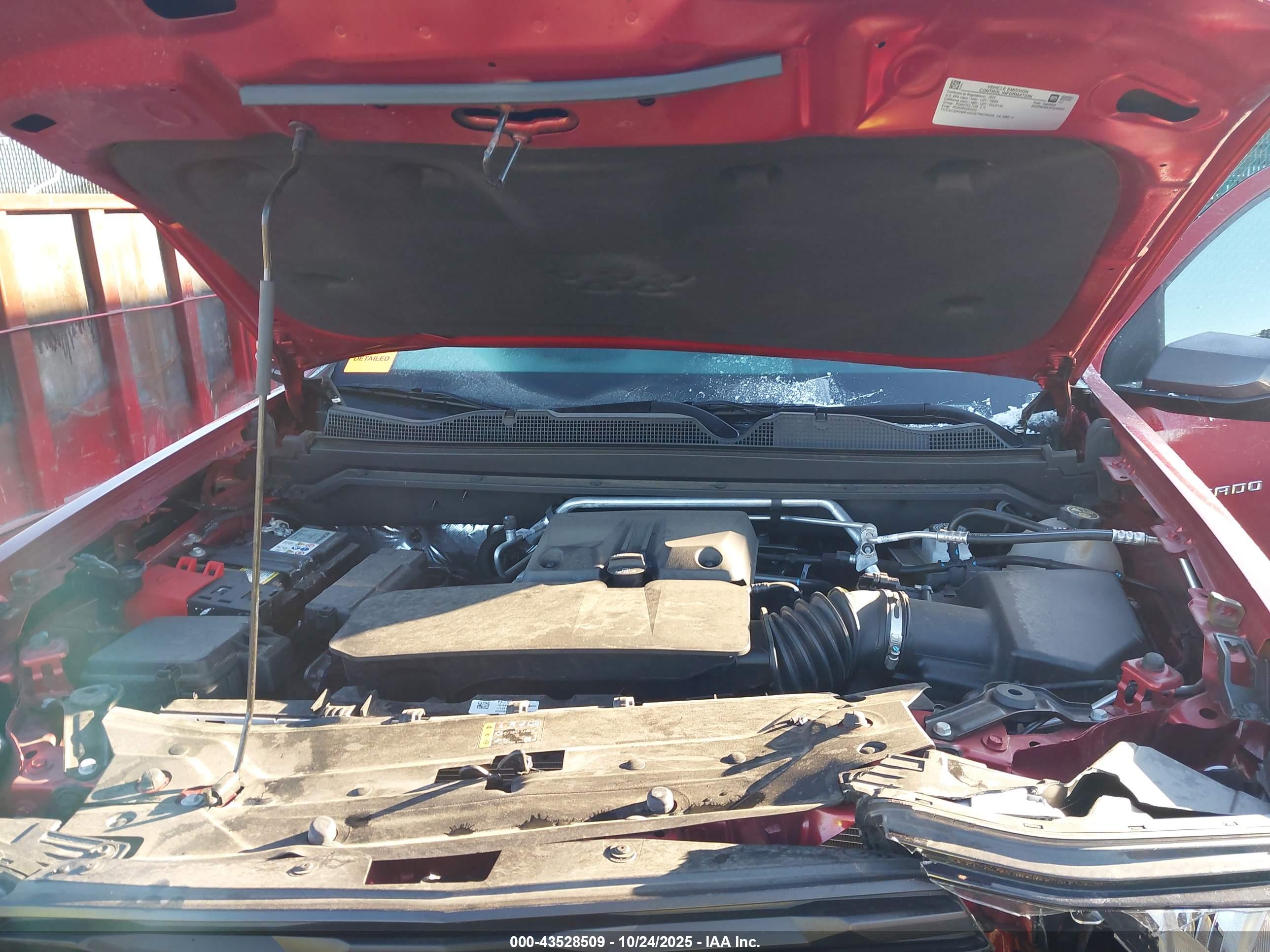 CHEVROLET COLORADO image 10