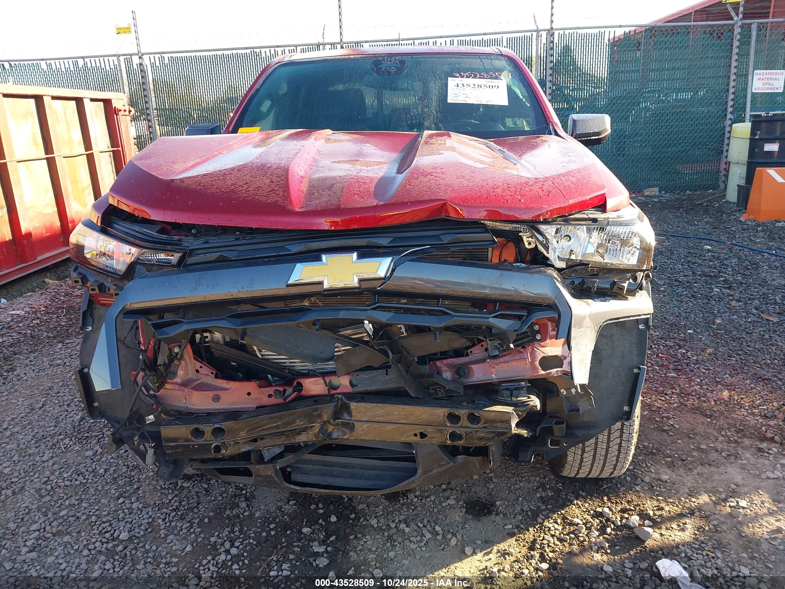 CHEVROLET COLORADO image 6