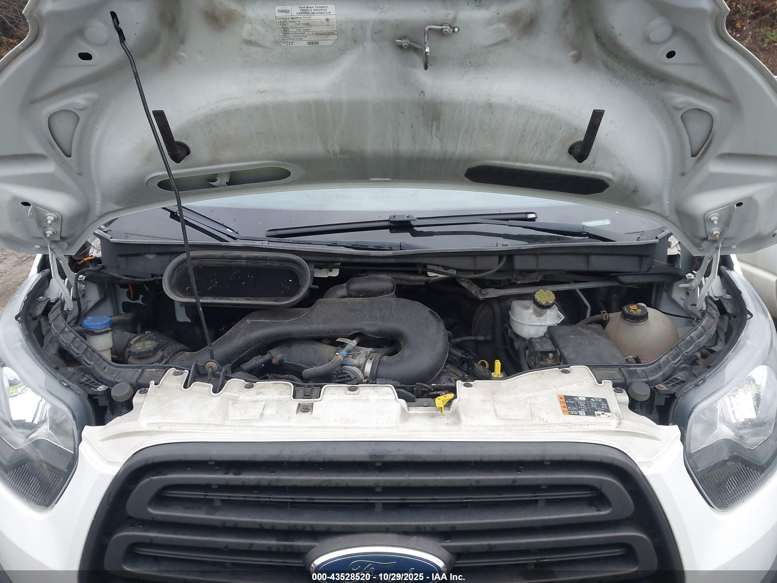 FORD TRANSIT-250 image 10