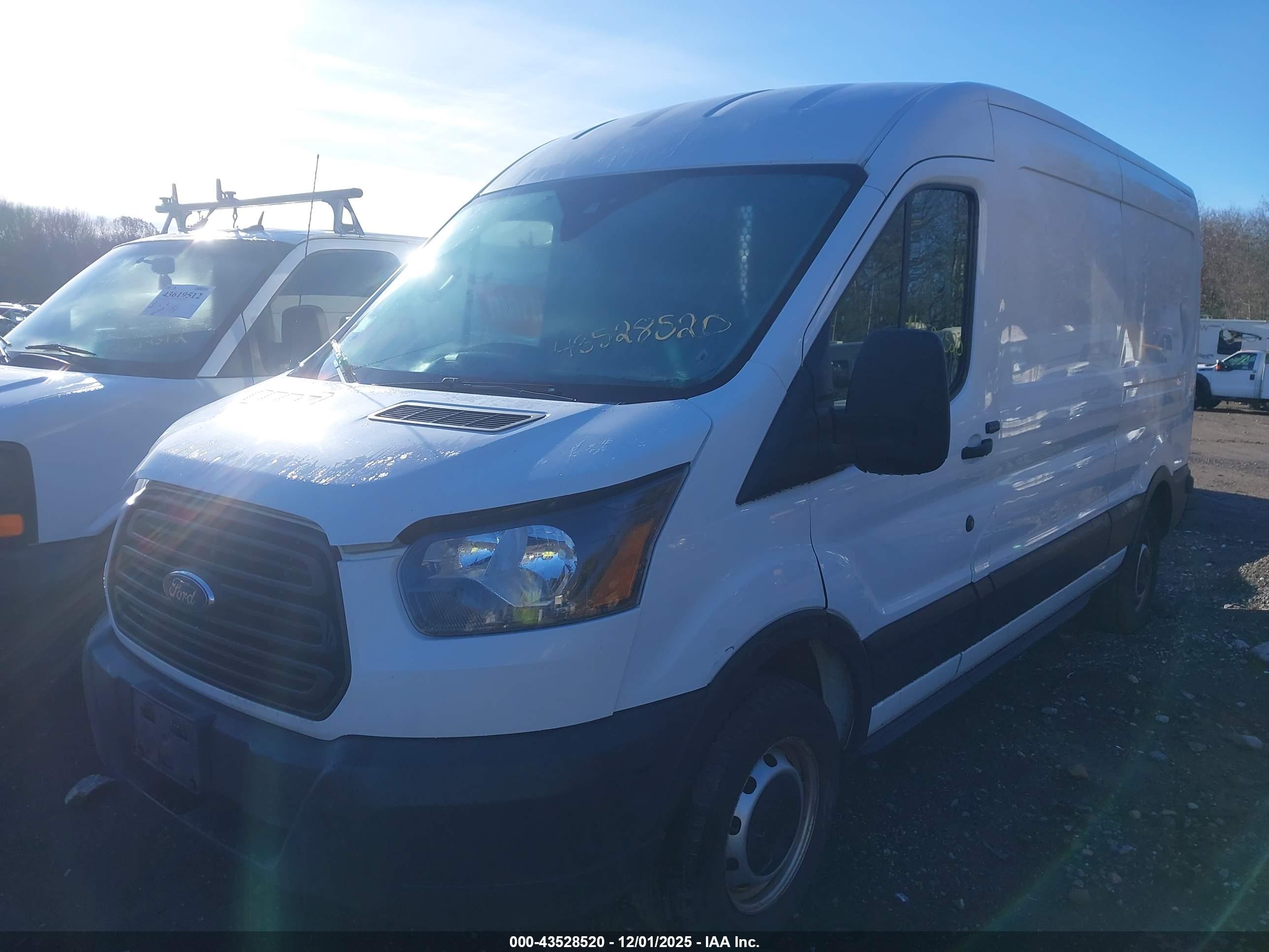 FORD TRANSIT-250 image 2