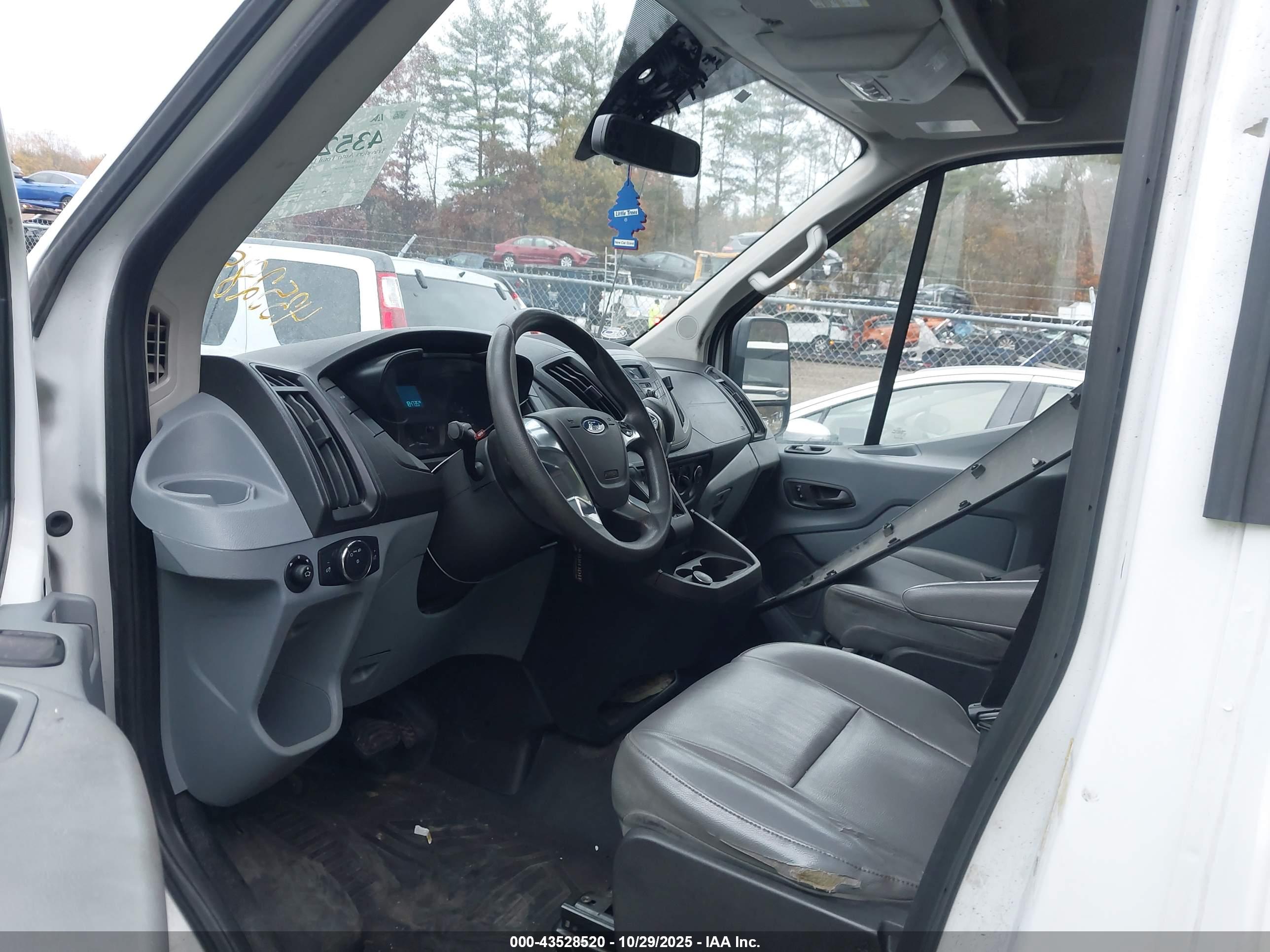 FORD TRANSIT-250 image 5
