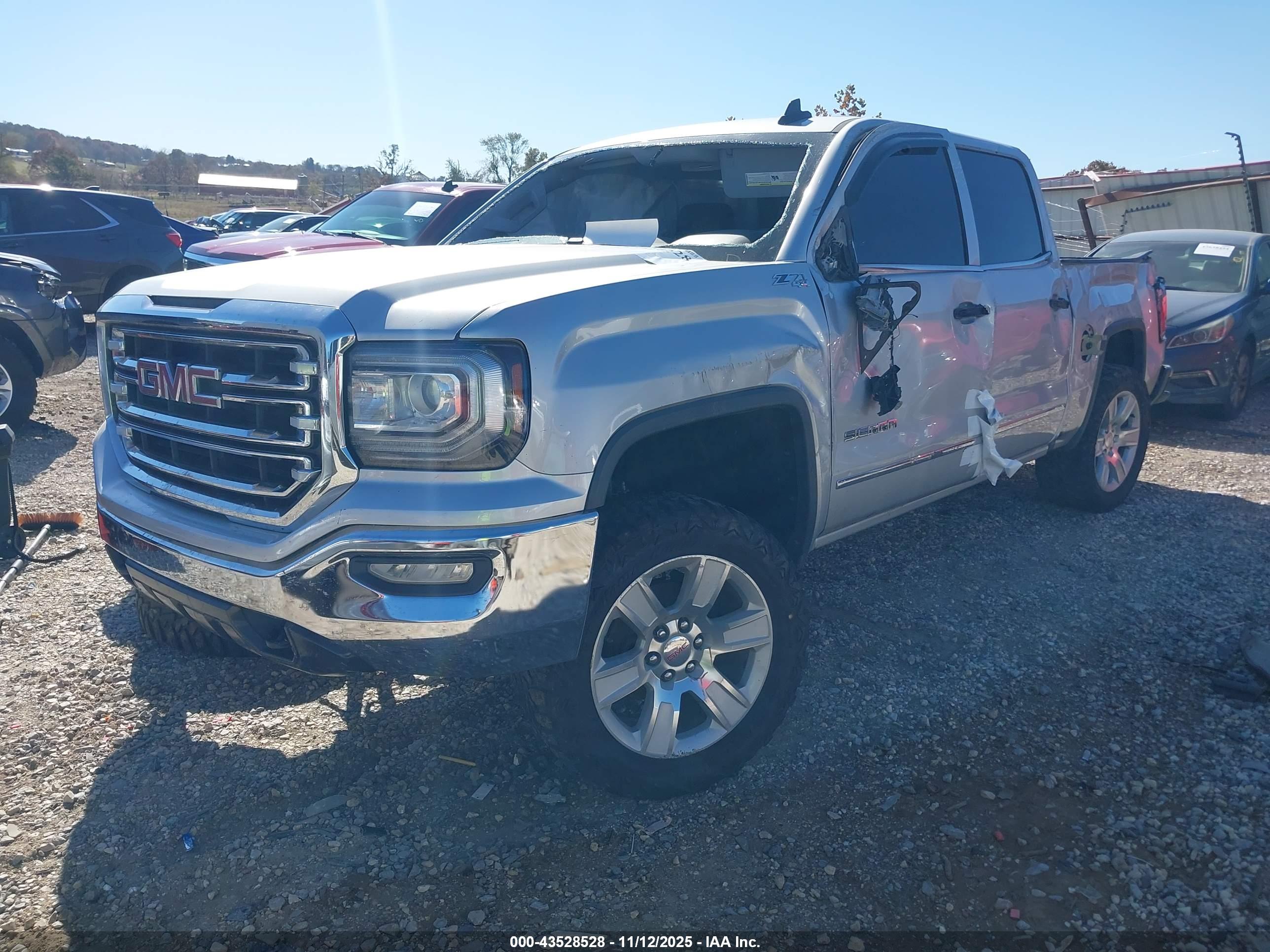 GMC SIERRA image 2