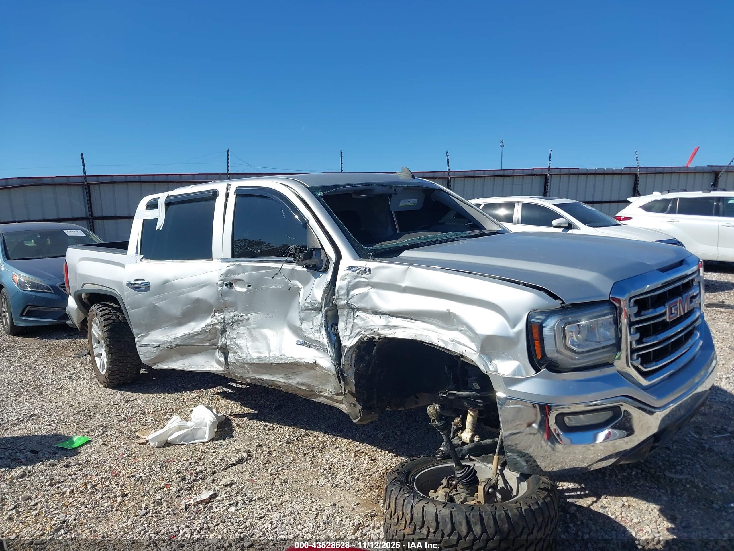 GMC SIERRA image 6