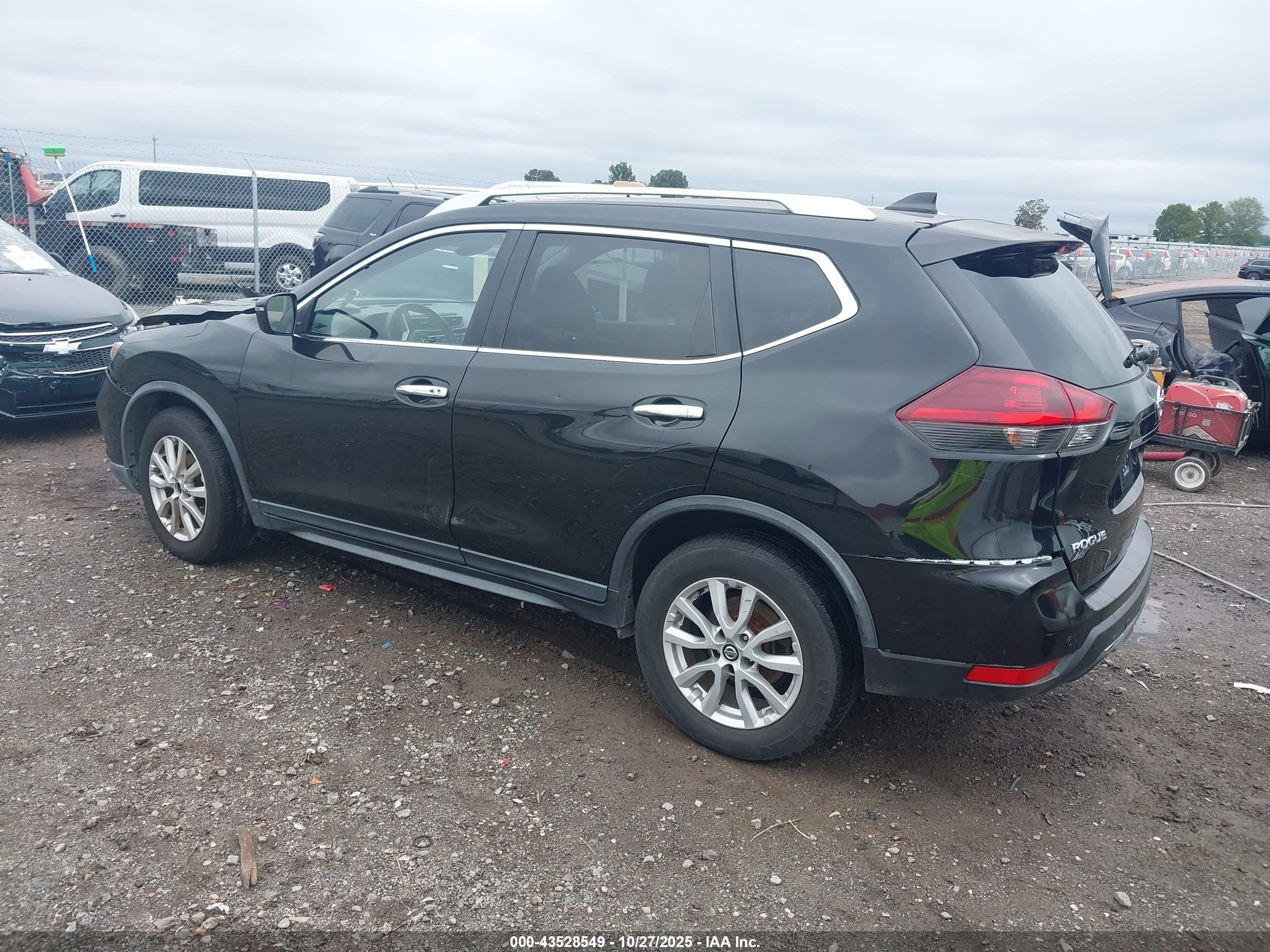 NISSAN ROGUE image 3
