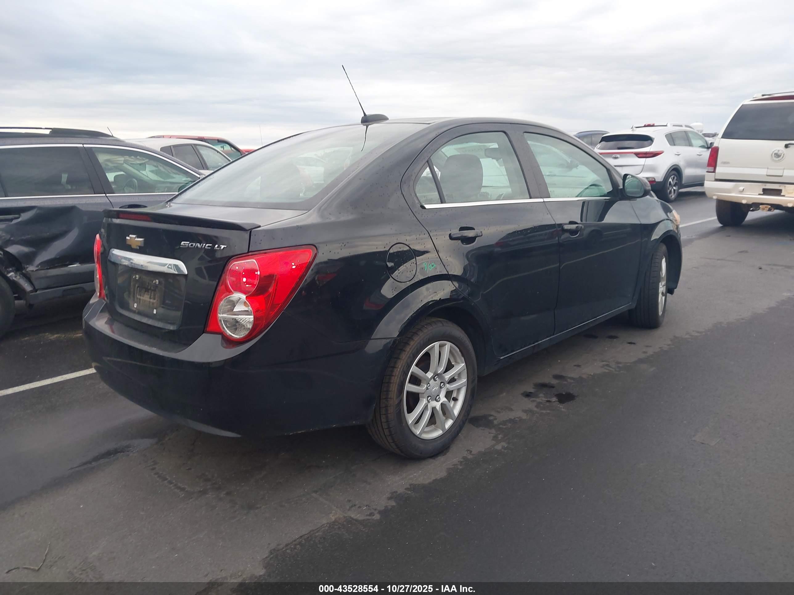 CHEVROLET SONIC image 4