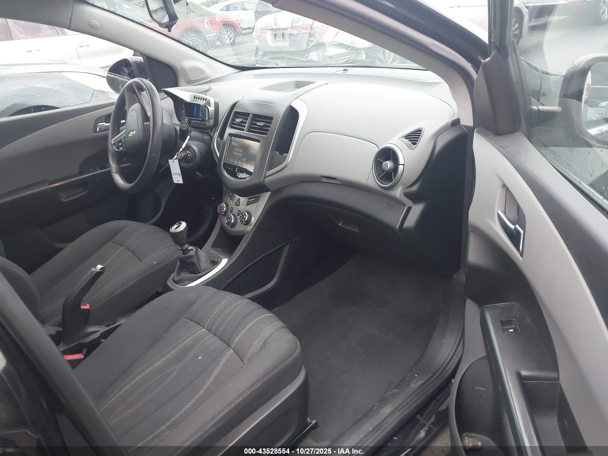 CHEVROLET SONIC image 5