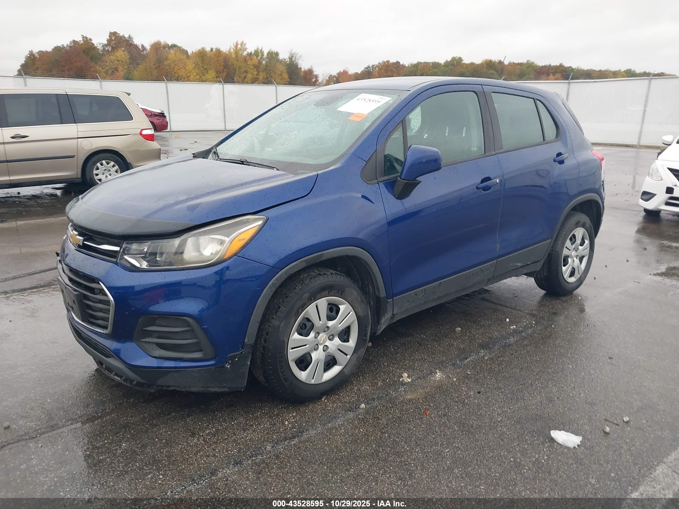 CHEVROLET TRAX image 2