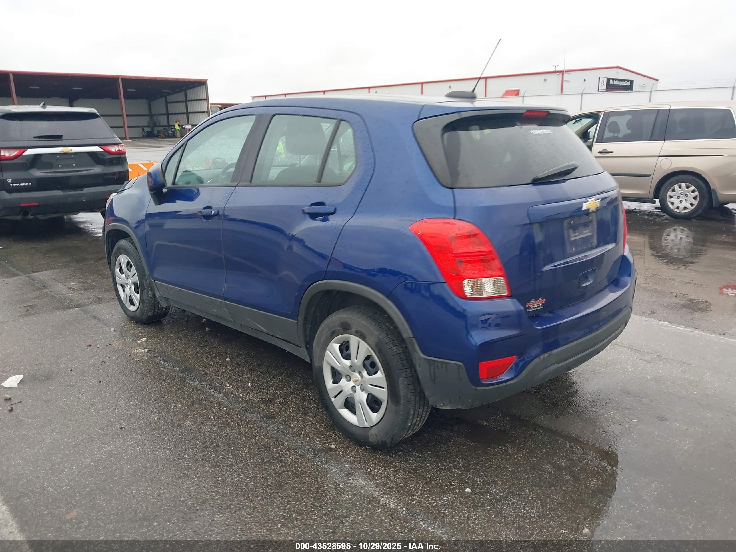 CHEVROLET TRAX image 3