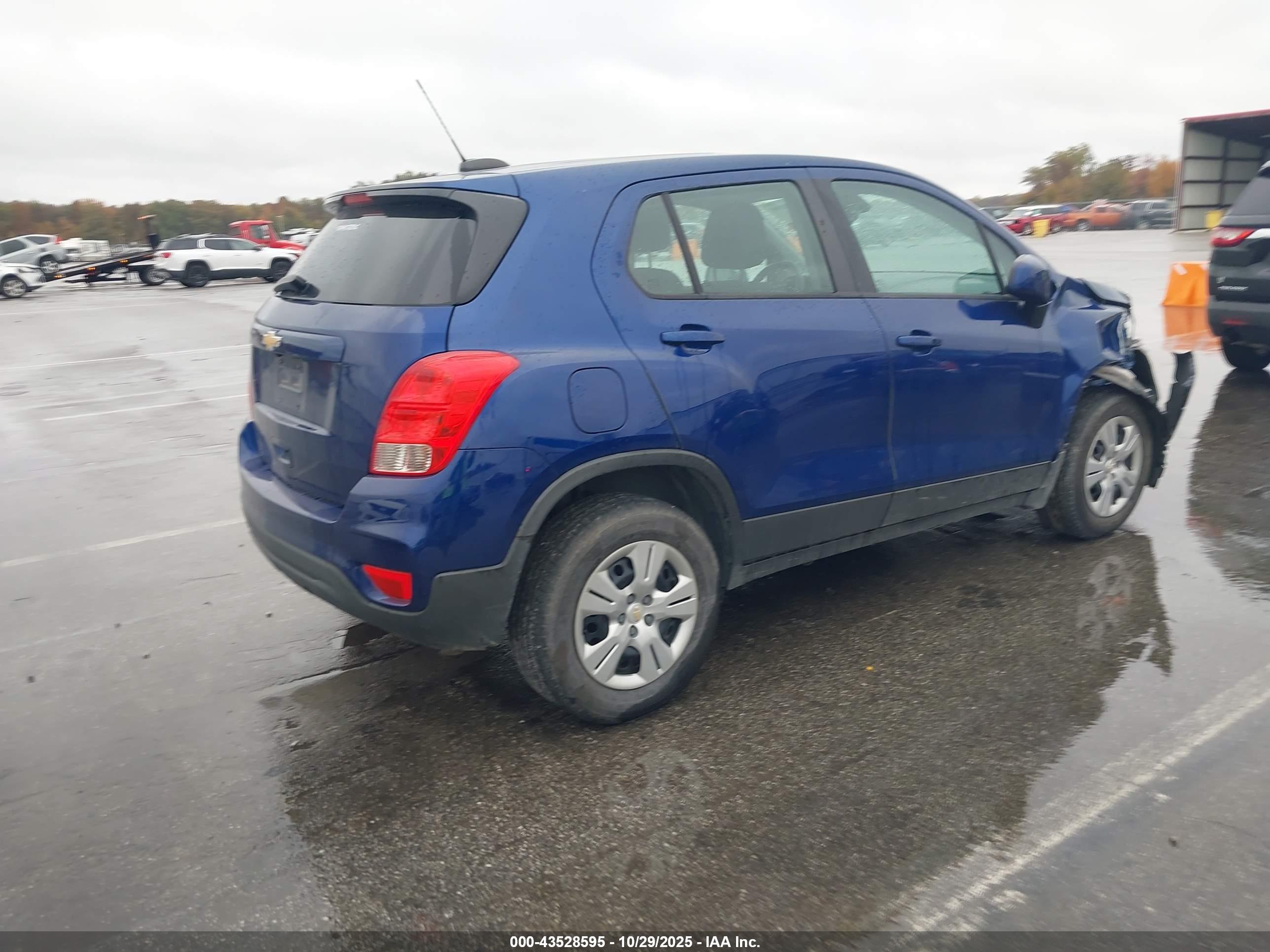 CHEVROLET TRAX image 4