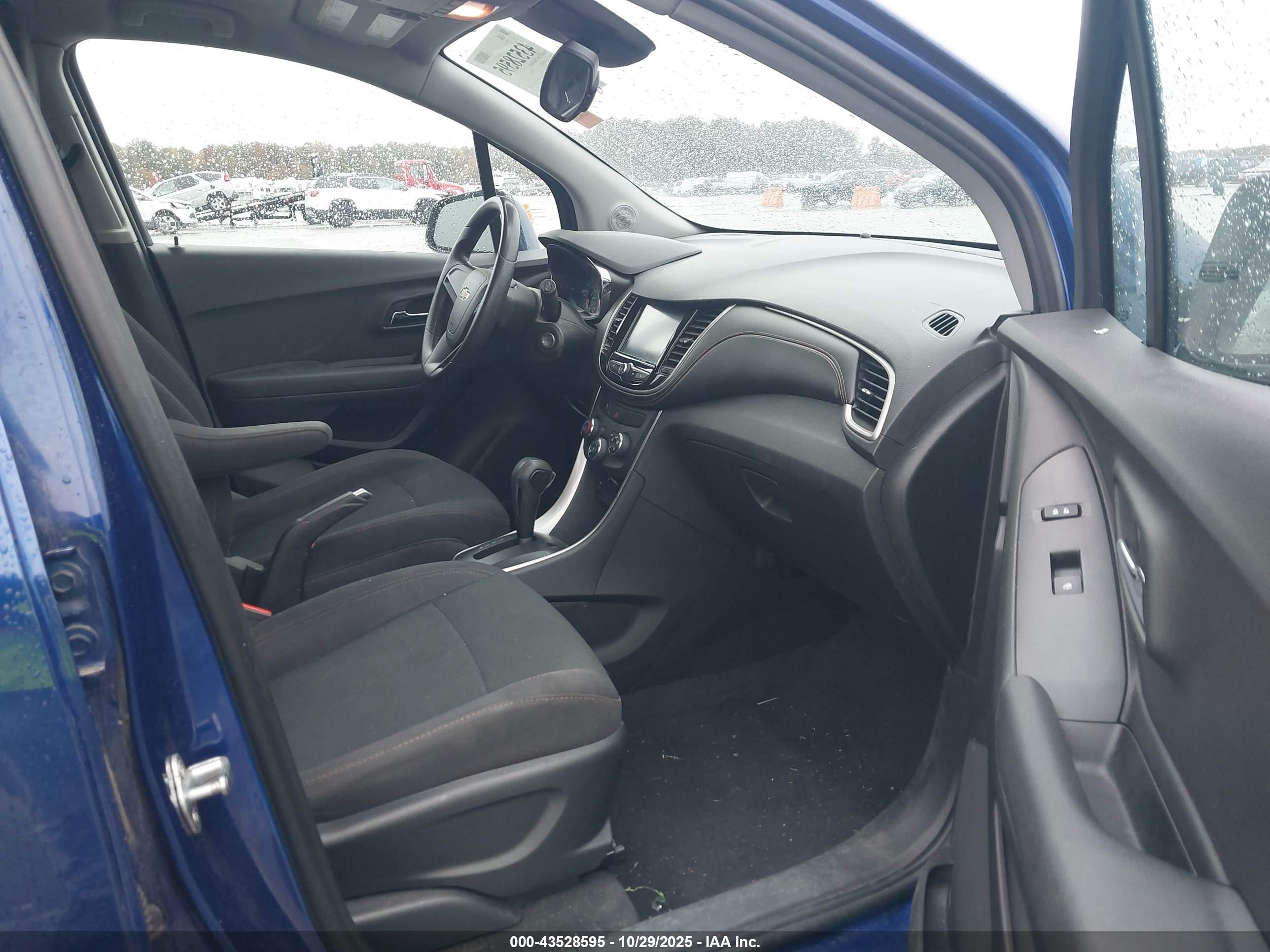 CHEVROLET TRAX image 5