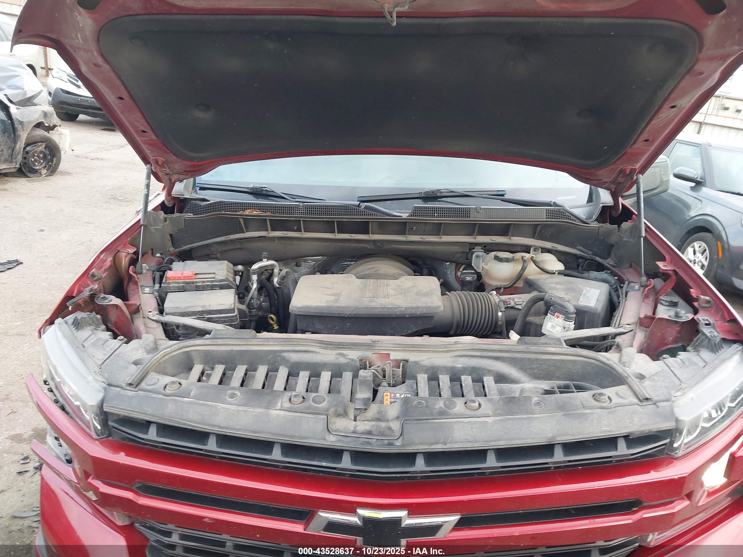CHEVROLET SILVERADO image 10