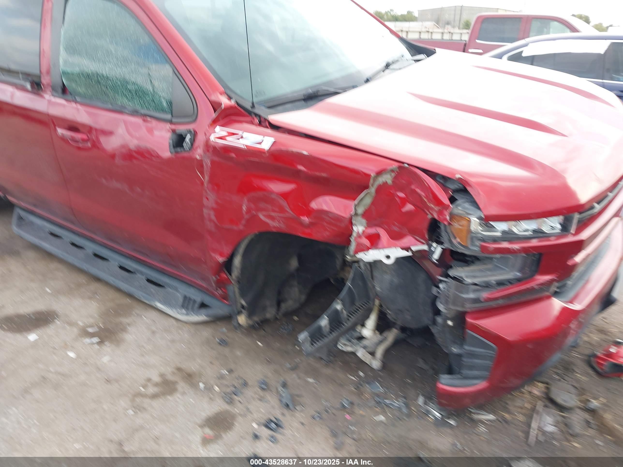 CHEVROLET SILVERADO image 6