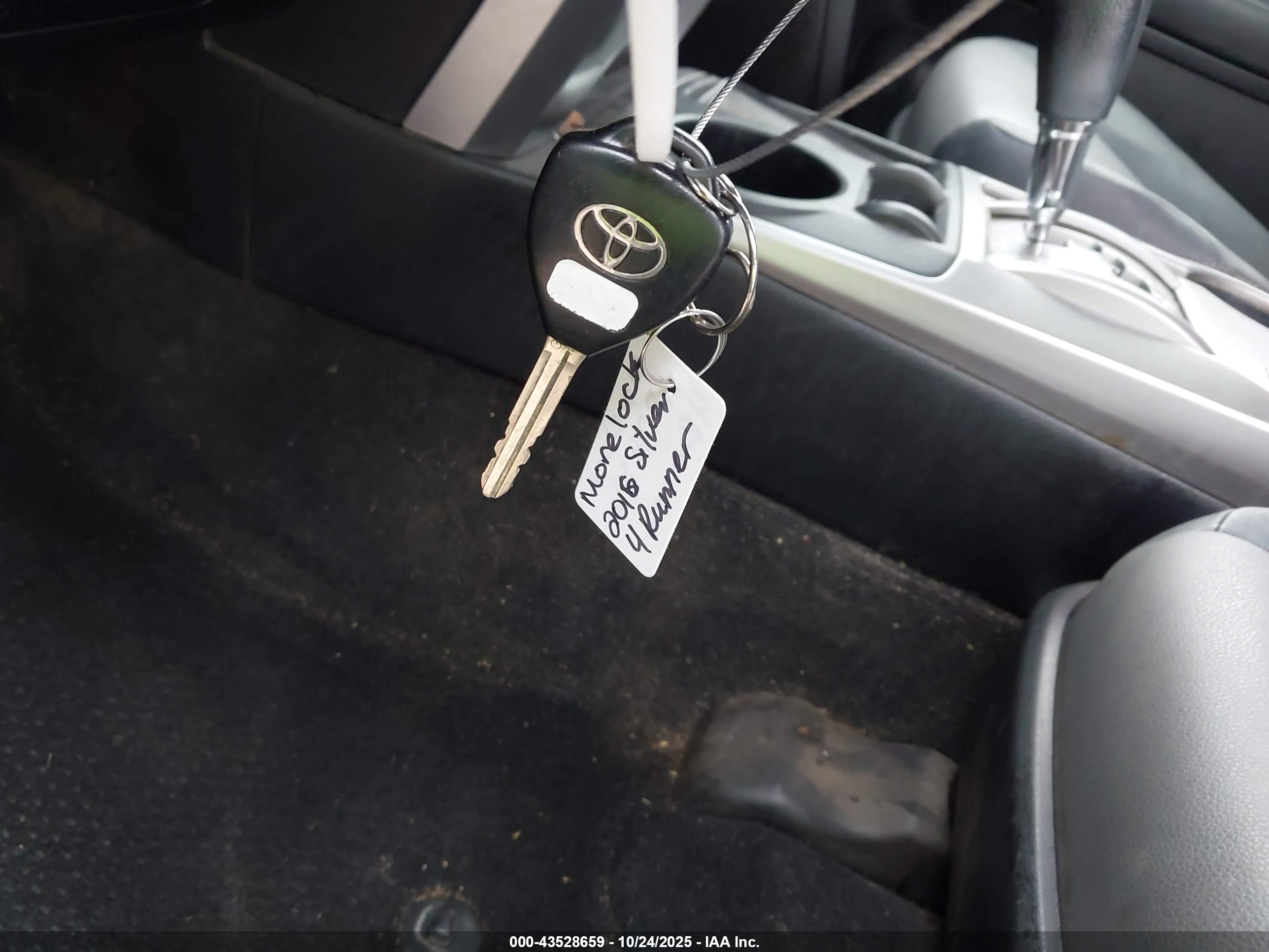 TOYOTA 4RUNNER image 11