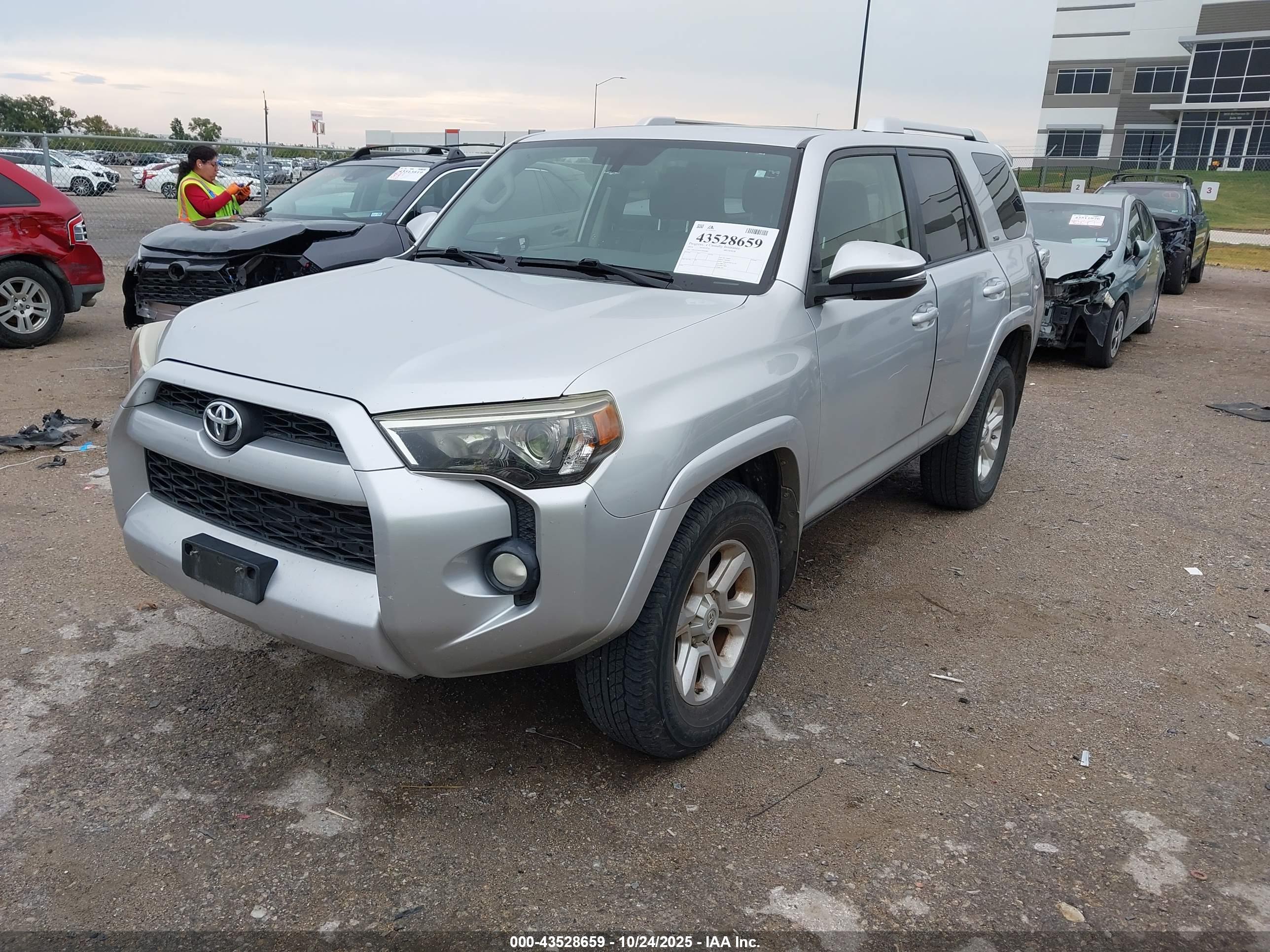 TOYOTA 4RUNNER image 2