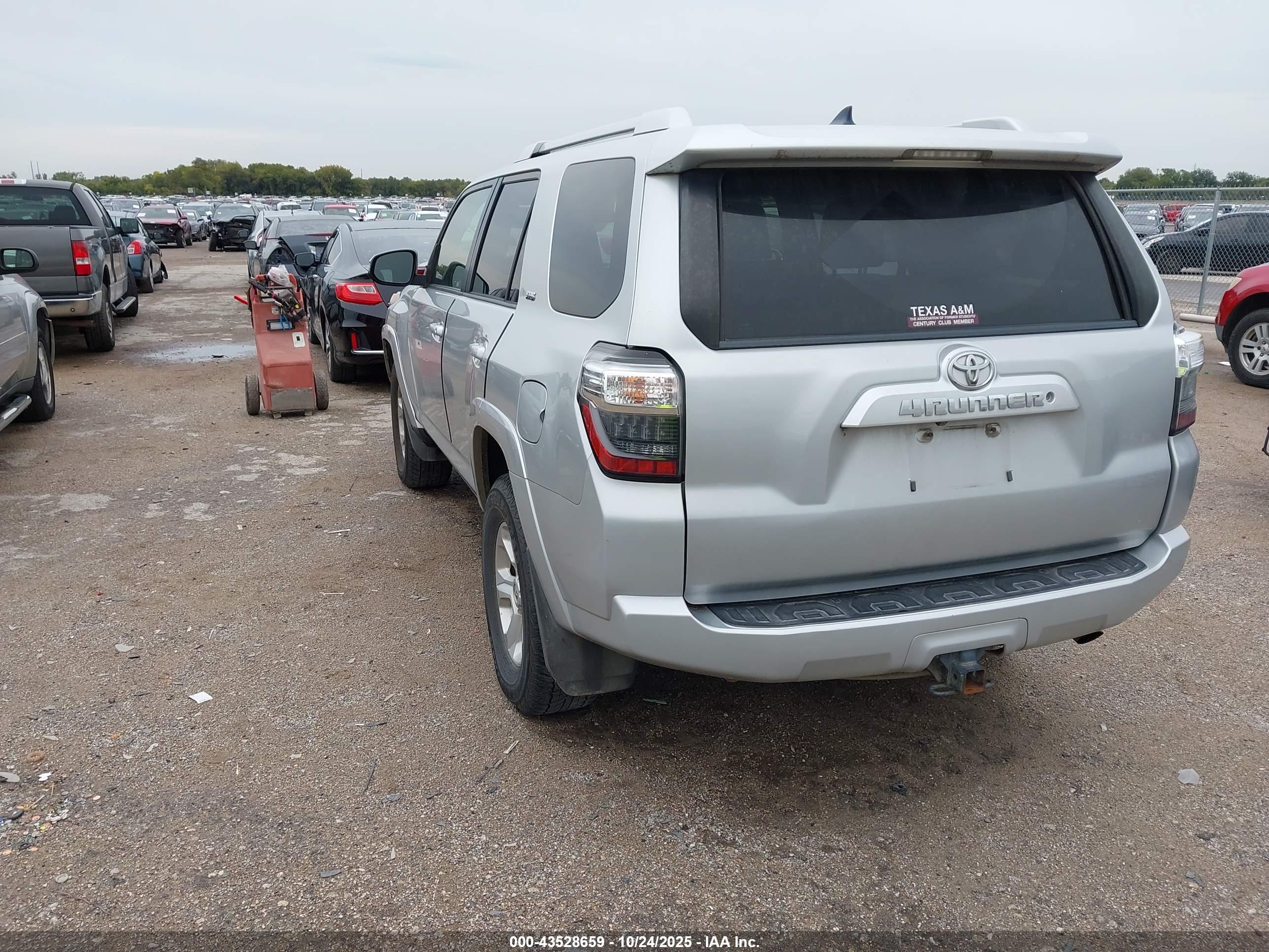 TOYOTA 4RUNNER image 3