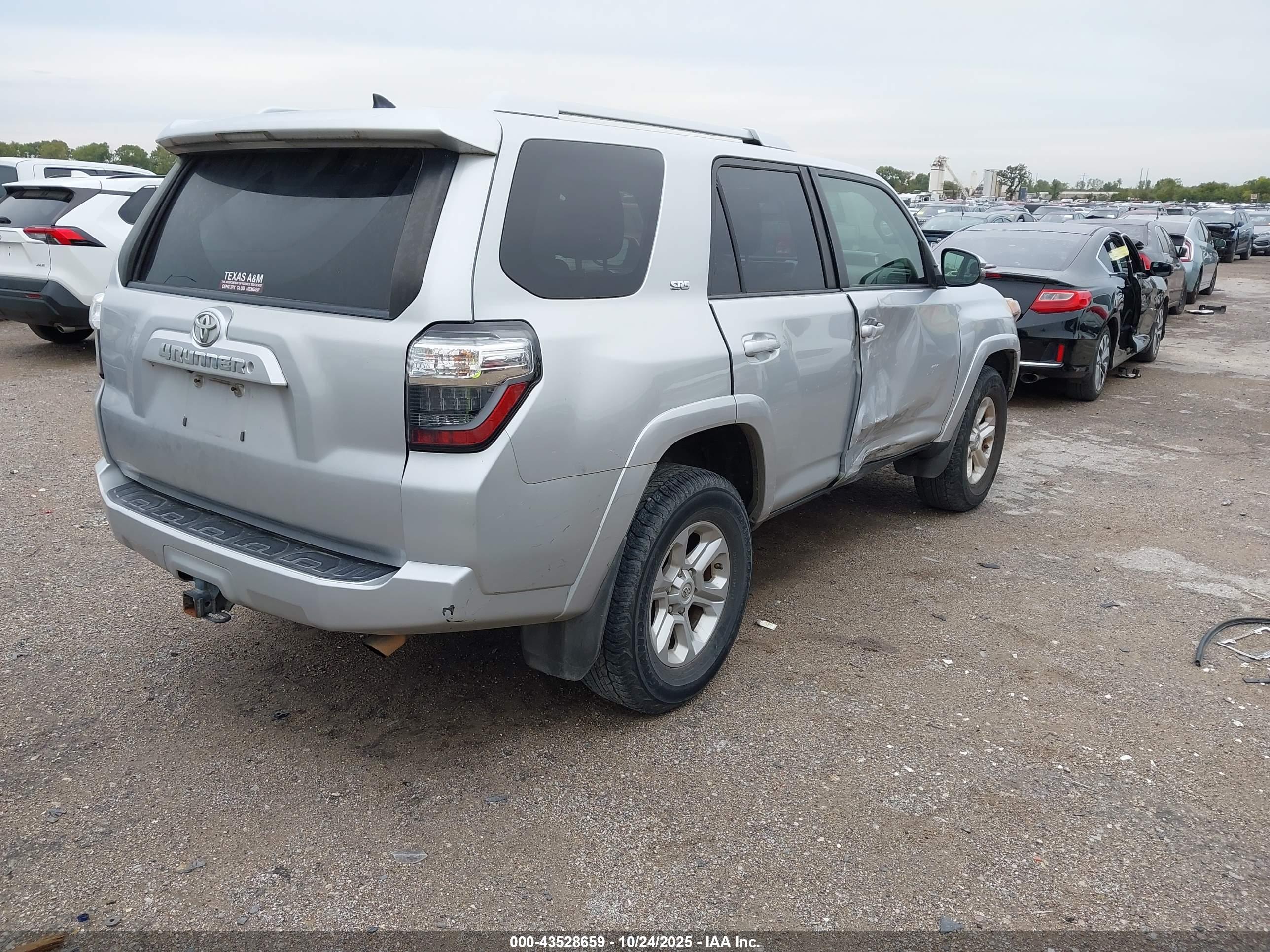 TOYOTA 4RUNNER image 4