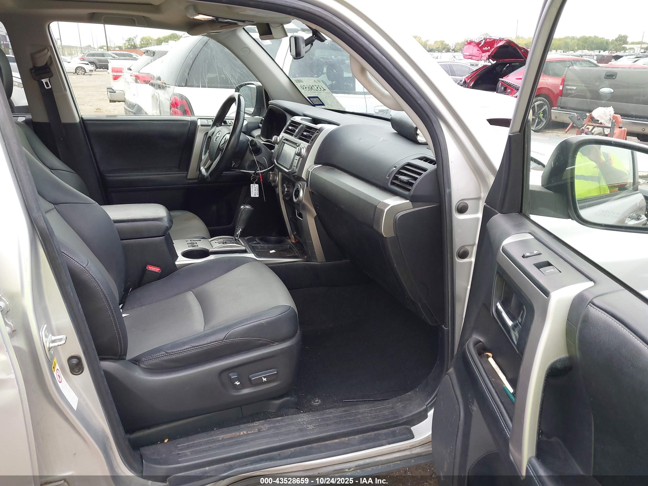 TOYOTA 4RUNNER image 5