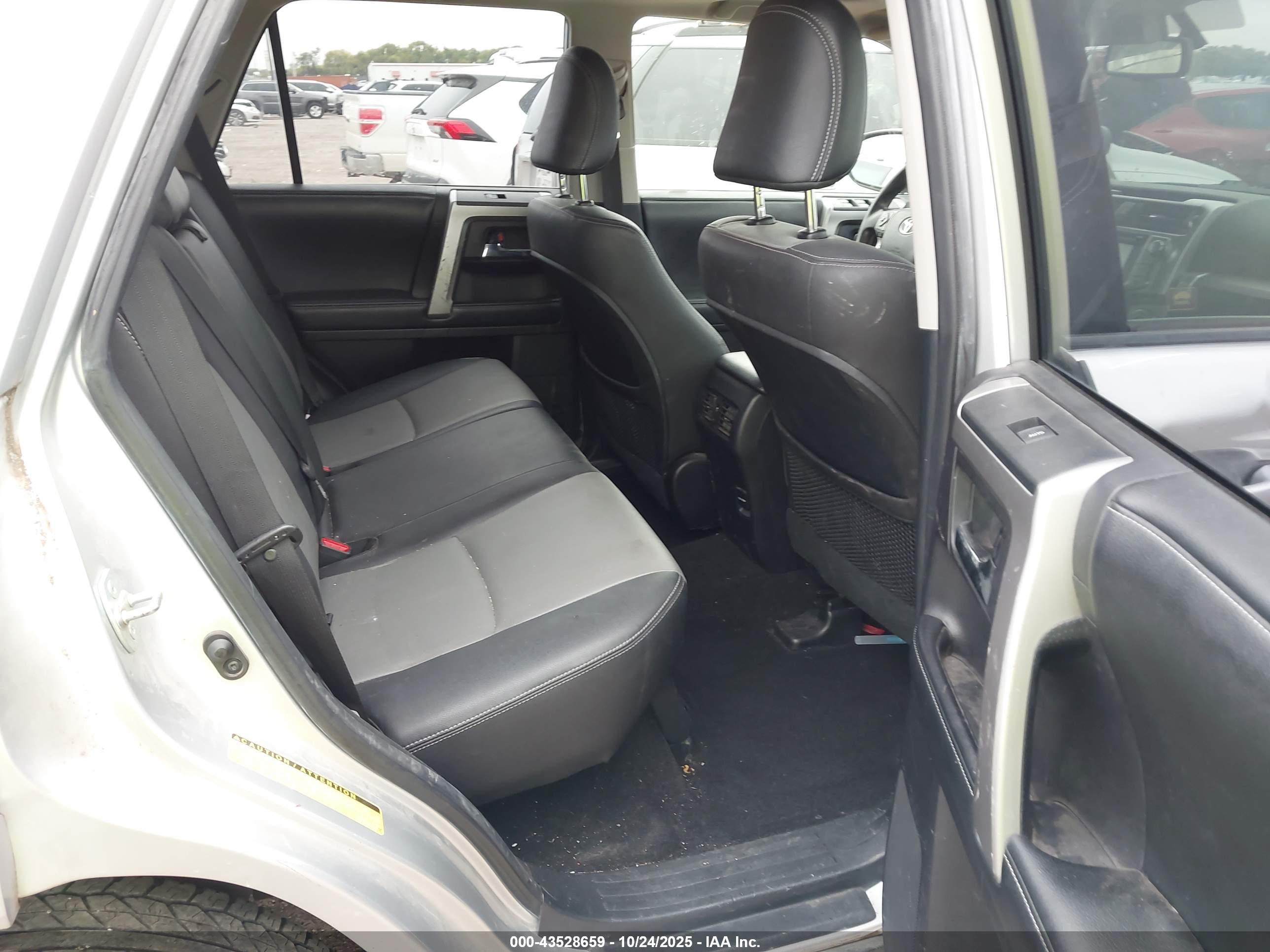 TOYOTA 4RUNNER image 8