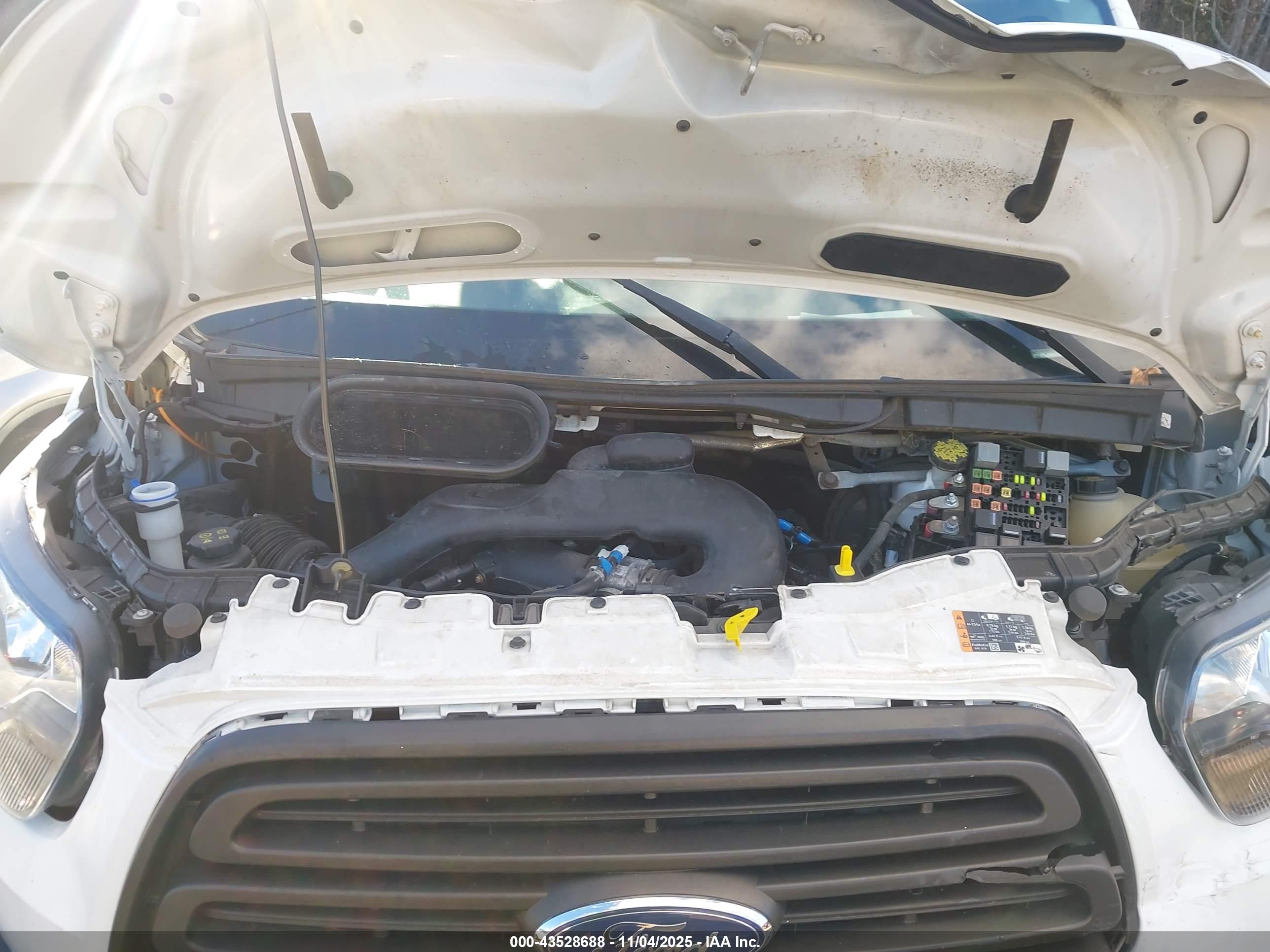 FORD TRANSIT-250 image 10