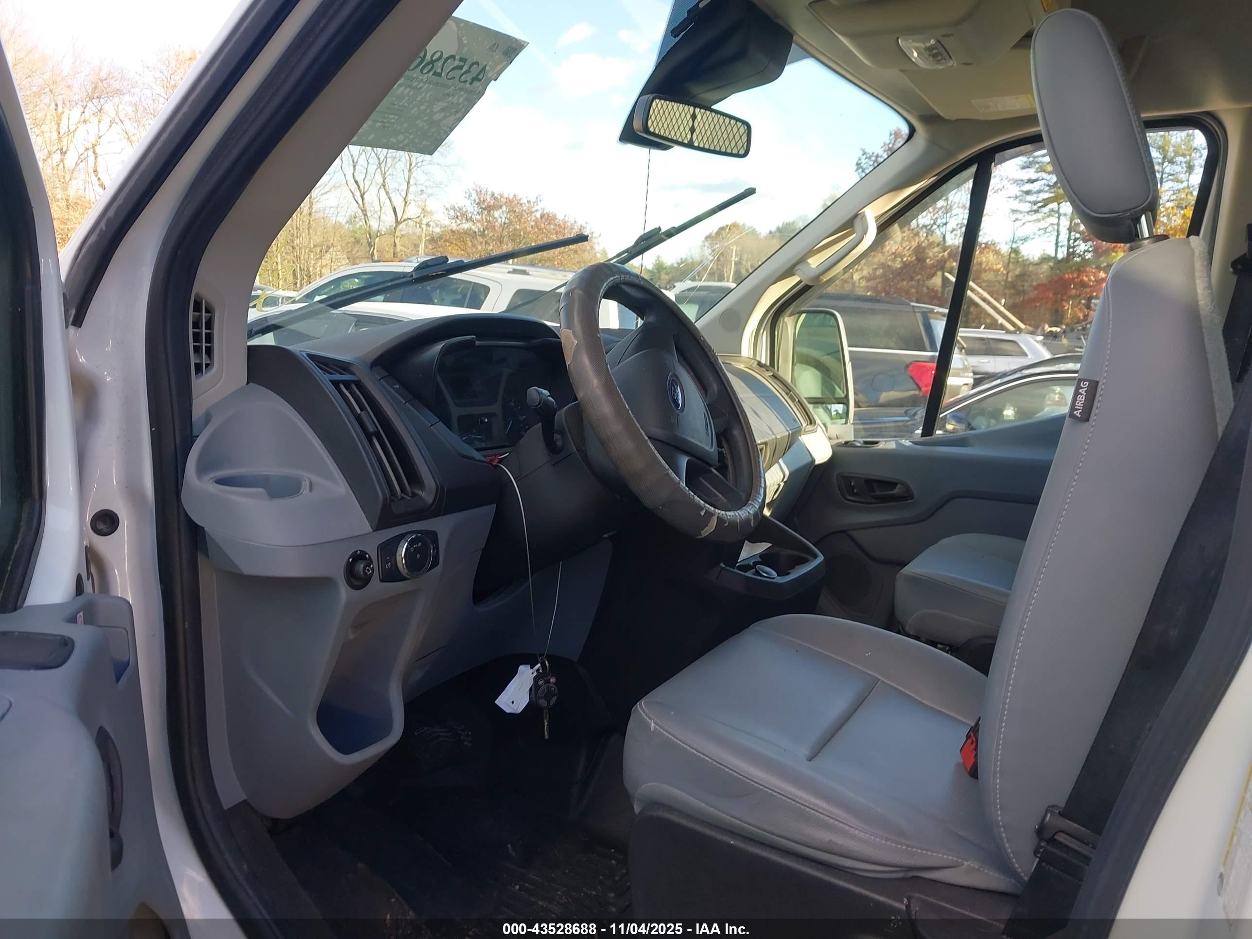 FORD TRANSIT-250 image 5