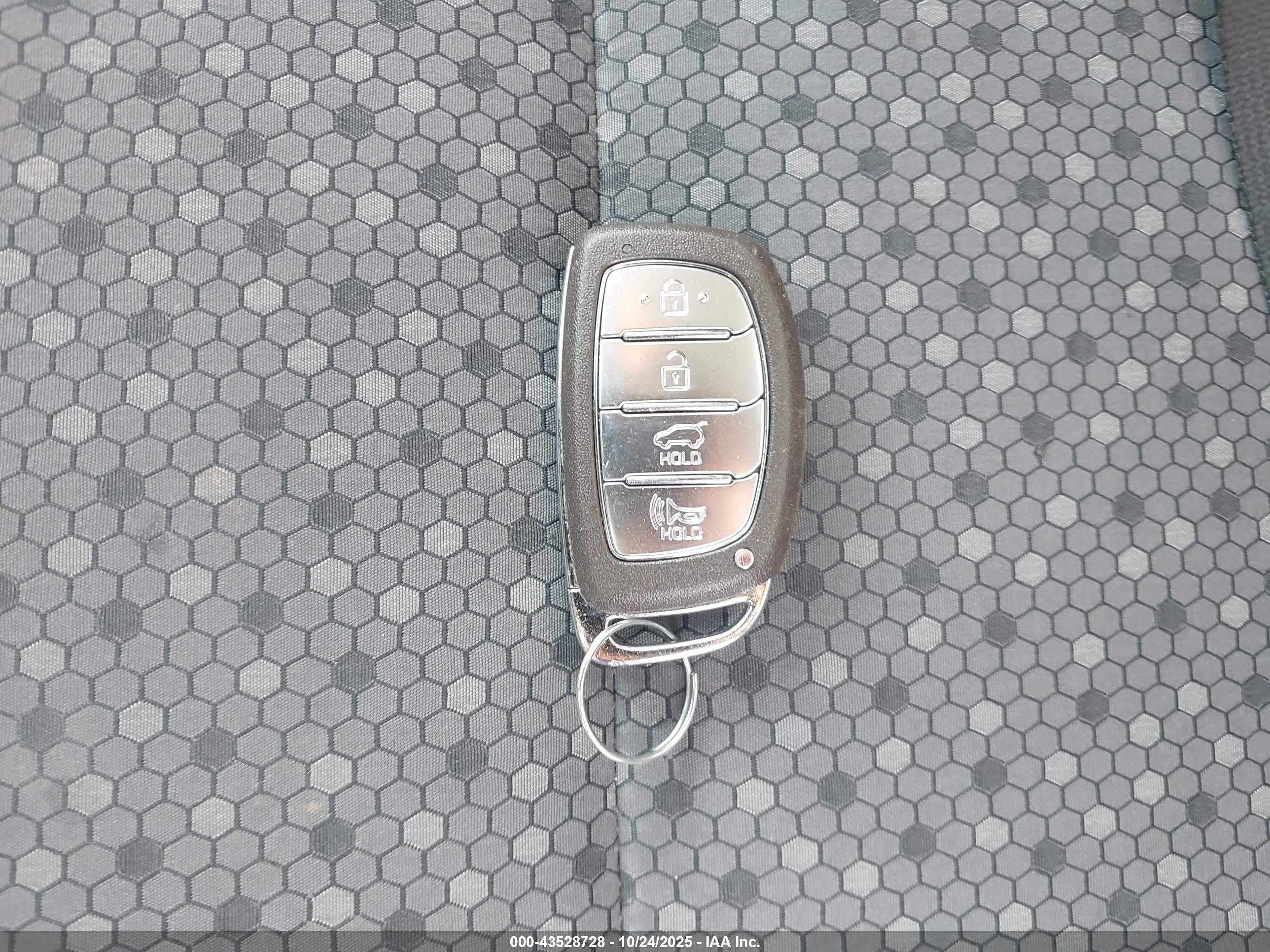 HYUNDAI IONIQ image 11
